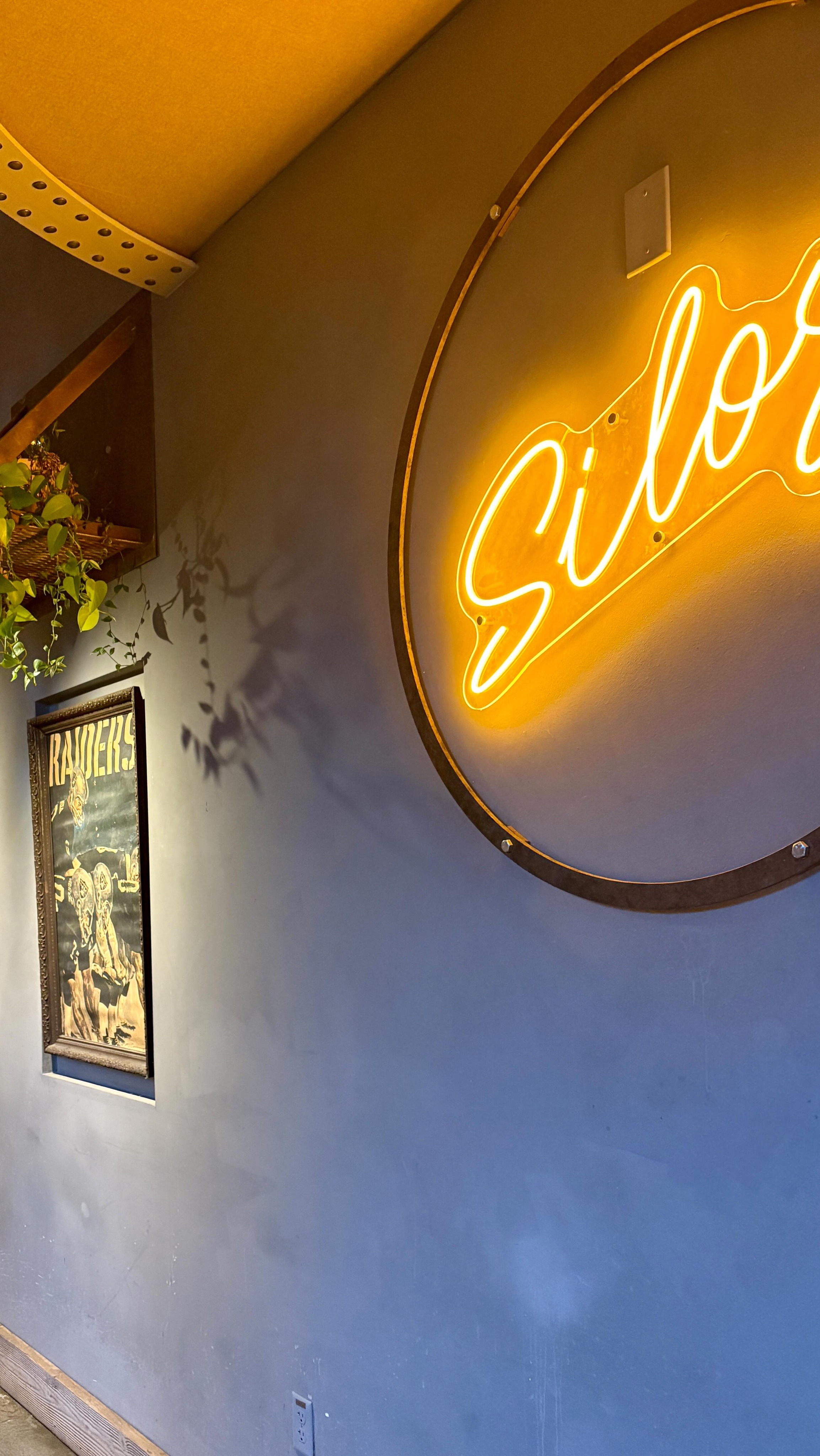 Something new is brewing @silosmh 🍹✨
Their summer menu is on the way! With fresh flavors, seasonal bites, and drinks made for warm long nights.
To add the the summer festivities DJ nights will be announced soon 🎶🕺🏽
Stay tuned and get ready to experience Silos like never before.
Make sure to follow us and @silos to get updates about special events and menu items!🍴
- @visitmorganhillca @destination_downtown_mh @mhcoc @buy_local_morgan_hill