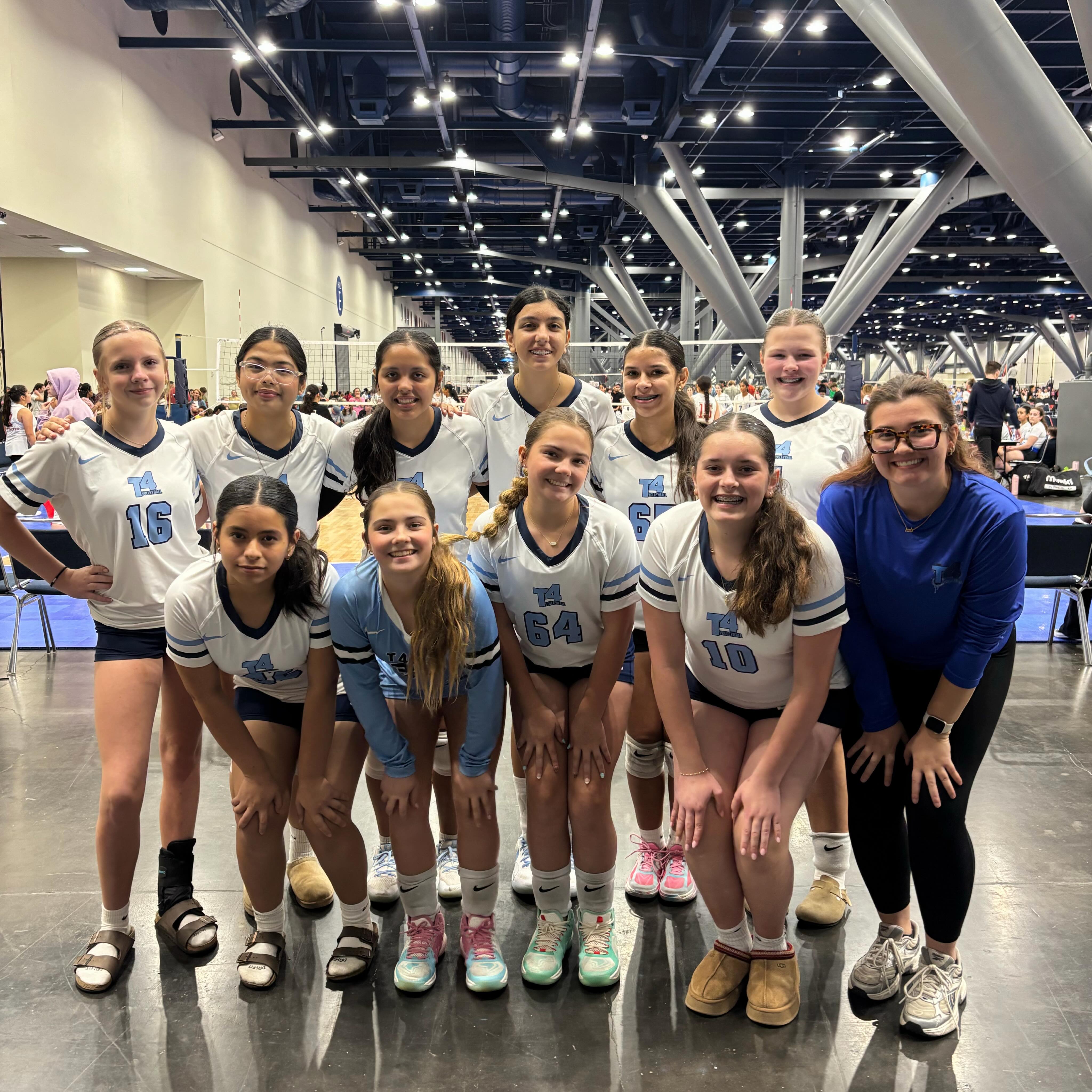 13 Navy wrapped up their season at LS Regionals this weekend 💙🩵
So proud of how much this team grew throughout the year. Excited to see what’s ahead for these girls!
#T4 #T4VBC #T4Volleyball