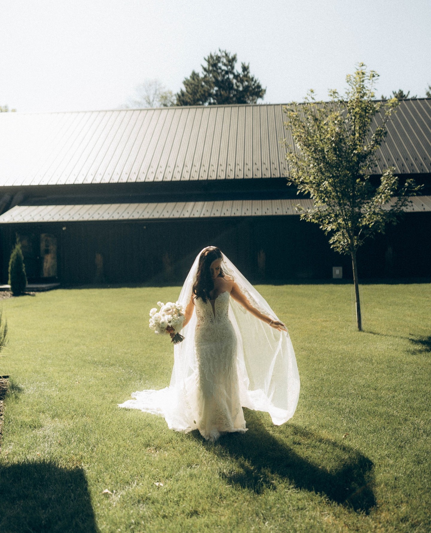 Erica + Robâ , slaying the newlywed photos. â
â
Her dress. His suit. Their love.â
â
Beauty: @ladyvampartistryâ
Cake: @queenofcakesmnâ
Entertainment: @loring_string_quartet, @rockwithuâ
Floral: @lalittleflowermnâ
Photographer: @lkcreativeco â
Rentals: @lineneffects, @rojasceilingdrapingâ
Transportation: @reneeslimosâ
Venue: @lapointeeventsâ
Wedding Planner & Designer: @jennaculleyeventsâ
â
#mnweddingplanner #mplsweddingplanner #minneapolisweddingplanner #Minnesotaweddingplanner