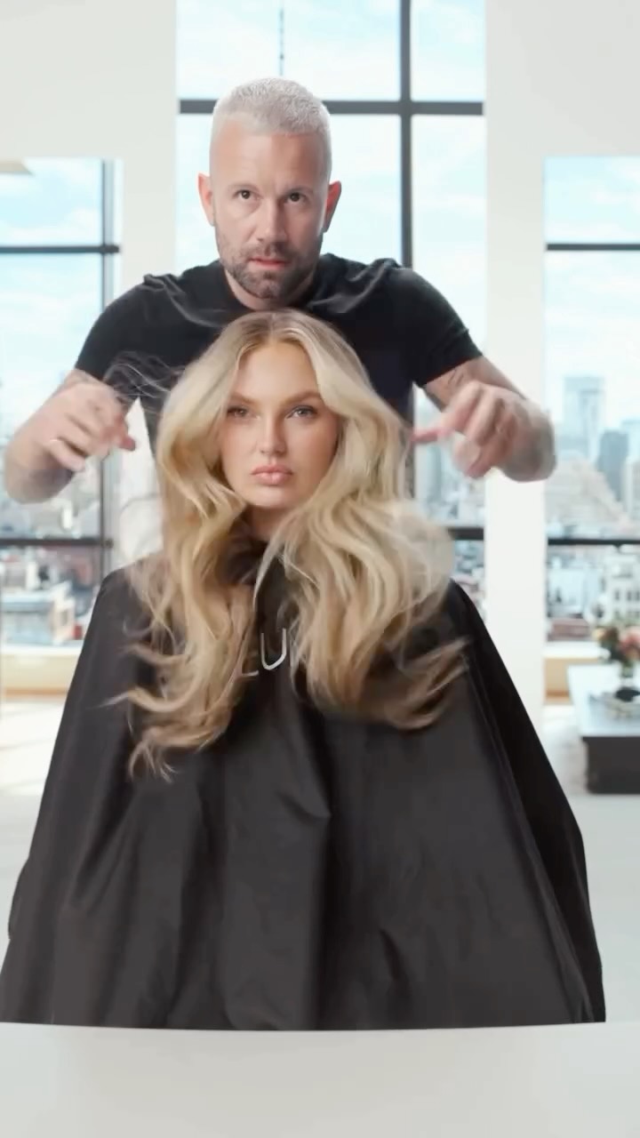 ROMEE STRIJD x KEUNE
@romeestrijd bringing the New Hair Energy
Prossima uscita: Sea Foam, mousse volumizzante che dona una sensazione di sale e brezza marina con finish morbido
✨
- Fino al 2x di volume
- Volume fino a 24h
- Protezione termica fino a 230°C
#keunestyle #therevolutionofprofessionalhairstyling
#newhairenergy #comingsoon
#keuneitalia