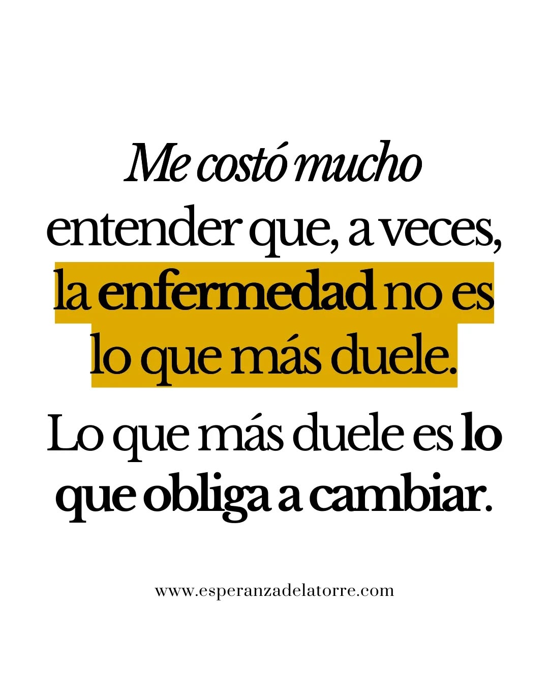 Con el tiempo entendí que muchas veces 𝐞𝐥 𝐩𝐫𝐨𝐛𝐥𝐞𝐦𝐚 𝐧𝐨 𝐞𝐬 𝐥𝐚 𝐞𝐧𝐟𝐞𝐫𝐦𝐞𝐝𝐚𝐝 𝐞𝐧 𝐬í.
El problema es 𝐭𝐨𝐝𝐨 𝐥𝐨 𝐪𝐮𝐞 𝐬𝐞 𝐩𝐮𝐞𝐝𝐞 𝐭𝐚𝐦𝐛𝐚𝐥𝐞𝐚𝐫 cuando empezamos a mirar más allá de ella.
Porque hay diagnósticos que terminan convirtiéndose en identidad.
Tratamientos que aportan una sensación de seguridad.
Y formas de vivir la enfermedad que, aunque duelan, 𝐚𝐜𝐚𝐛𝐚𝐧 𝐝𝐚𝐧𝐝𝐨 𝐮𝐧𝐚 𝐞𝐬𝐭𝐫𝐮𝐜𝐭𝐮𝐫𝐚 𝐜𝐨𝐧𝐨𝐜𝐢𝐝𝐚 desde la que sostenerse.
Y cuestionar todo eso no es sencillo.
Durante mucho tiempo 𝐦𝐞 𝐜𝐨𝐬𝐭ó 𝐞𝐧𝐭𝐞𝐧𝐝𝐞𝐫 ciertas reacciones, ciertas resistencias e incluso ciertos rechazos.
Me costaba entender por qué había personas tan aferradas a determinadas explicaciones.
Por qué algunas parecían preferir 𝐜𝐨𝐧𝐯𝐢𝐯𝐢𝐫 𝐞𝐭𝐞𝐫𝐧𝐚𝐦𝐞𝐧𝐭𝐞 𝐜𝐨𝐧 𝐬𝐮 𝐞𝐧𝐟𝐞𝐫𝐦𝐞𝐝𝐚𝐝 antes que abrirse a mirar algo distinto.
O 𝐩𝐨𝐫 𝐪𝐮é 𝐜𝐢𝐞𝐫𝐭𝐚𝐬 𝐩𝐞𝐫𝐬𝐨𝐧𝐚𝐬 𝐬𝐞 𝐞𝐧𝐟𝐚𝐝𝐚𝐛𝐚𝐧 𝐭𝐚𝐧𝐭𝐨 cuando alguien encontraba una salida diferente a la que ellas habían aceptado para sí mismas.
Hasta que me di cuenta de que, después de tantos años recorriendo este camino, 𝐡𝐚𝐛í𝐚 𝐞𝐦𝐩𝐞𝐳𝐚𝐝𝐨 𝐚 𝐨𝐥𝐯𝐢𝐝𝐚𝐫 𝐪𝐮𝐞 𝐲𝐨 𝐭𝐚𝐦𝐛𝐢é𝐧 𝐞𝐬𝐭𝐮𝐯𝐞 𝐚𝐡í.
Y que muchas de las cosas que hoy puedo ver con claridad, 𝐞𝐧 𝐨𝐭𝐫𝐨 𝐦𝐨𝐦𝐞𝐧𝐭𝐨 𝐭𝐚𝐦𝐛𝐢é𝐧 𝐫𝐞𝐦𝐨𝐯𝐢𝐞𝐫𝐨𝐧 𝐩𝐫𝐨𝐟𝐮𝐧𝐝𝐚𝐦𝐞𝐧𝐭𝐞 la forma en la que me entendía a mí misma, la manera en la que me relacionaba con mis enfermedades e incluso 𝒆𝒍 𝒍𝒖𝒈𝒂𝒓 𝒅𝒆𝒔𝒅𝒆 𝒆𝒍 𝒒𝒖𝒆 𝒔𝒆𝒏𝒕í𝒂 𝒒𝒖𝒆 𝒐𝒕𝒓𝒐𝒔 𝒎𝒆 𝒗𝒆í𝒂𝒏.
Porque hay ideas, preguntas o formas de mirar que no solo remueven creencias. A veces remueven la identidad completa desde la que 𝐮𝐧𝐚 𝐩𝐞𝐫𝐬𝐨𝐧𝐚 𝐡𝐚 𝐚𝐩𝐫𝐞𝐧𝐝𝐢𝐝𝐨 𝐚 𝐬𝐨𝐬𝐭𝐞𝐧𝐞𝐫𝐬𝐞.
Y cuando eso ocurre, el rechazo ya no tiene que ver únicamente con estar o no de acuerdo con una idea. 𝐓𝐢𝐞𝐧𝐞 𝐪𝐮𝐞 𝐯𝐞𝐫 𝐜𝐨𝐧 𝐭𝐨𝐝𝐨 𝐥𝐨 𝐪𝐮𝐞 𝐞𝐬𝐚 𝐢𝐝𝐞𝐚 𝐚𝐦𝐞𝐧𝐚𝐳𝐚 𝐦𝐨𝐯𝐞𝐫.
Por eso no siempre...
👇🏻 CONTINÚA EN COMENTARIOS 👇🏻