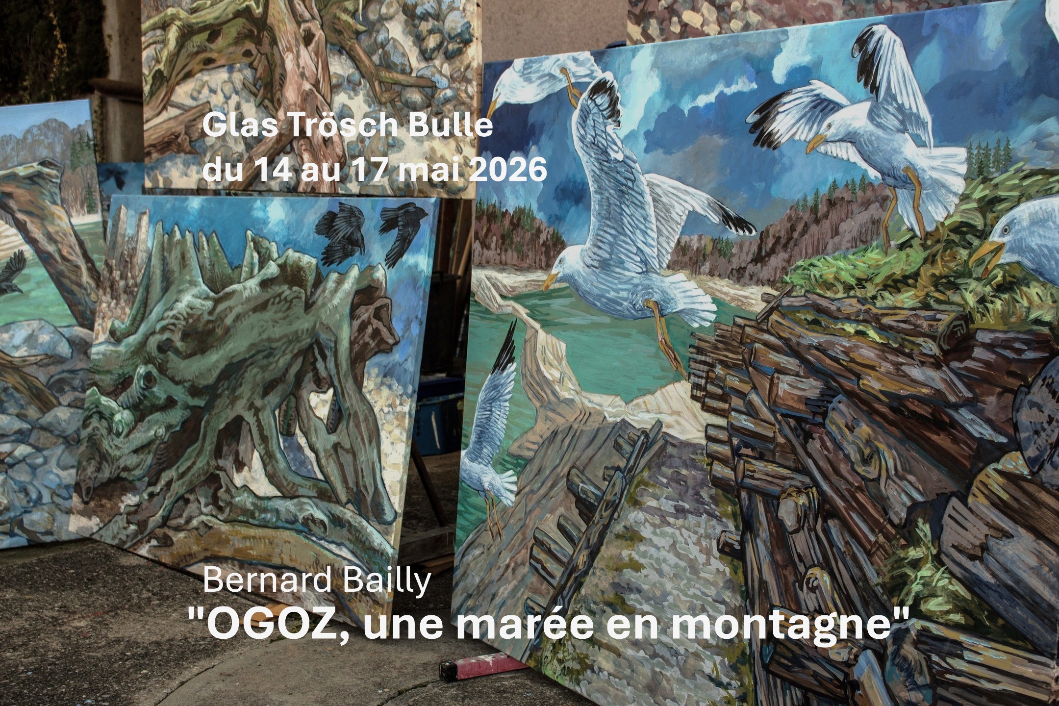 Rêve d’Ogoz
Peintures de Bernard Bailly pour l’exposition collective PAYSAGES D’ICI ET D’AILLEURS dans les locaux de Glas Trösch à Bulle du 14 au 17 mai 2026
PAYSAGES
Avec Rêve d’Ogoz, je réaffirme mon attachement « blochérien » à une région et à une tradition « historique » de peintures de paysages représentée par l’école fribourgeoise des peintres de paysage. Mon attachement au Collège Saint-Michel, où, comme moi, un nombre important de peintres de ce mouvement ont étudié et enseigné (cf. la publication éditée pour l’exposition "Peintres et sculpteurs fribourgeois au Collège St-Michel de 1850 à nos jours", réalisation Dominique Rey avec ses étudiants du cours d’histoire de l’art, édition Saint -Michel, 1983).
D’ICI
Une série de peintures réalisées en 2025 et 2026 en atelier. Ce sujet me hantait depuis plusieurs années et l’invitation de Bernard Préel m’a donné l’occasion de concrétiser enfin ce que j’avais déjà conçu depuis plusieurs années dans ma tête. Les tableaux de l’exposition de Glas Trösch ont été réalisés à partir de plusieurs repérages effectués ces dernières années sur le site d’Ogoz lorsque j’accompagnai Janet pour des séance de peinture sur le motif. Le travail présenté à Bulle est composé de nouvelles peintures et de plus anciennes qui ont été adaptée pour compléter cet ensemble.
La régulation saisonnière du niveau de l’eau « une marée en montagne » illustre deux faces de la beauté : le beau et le sublime. Selon Edmund Burke, le sublime c’est la beauté par l’effroi (cf. 1757, "A Philosophical Enquiry Into the Origin of Our Ideas of the Sublime and Beautiful", Recherche philosophique sur l'origine de nos idées du sublime et du beau).
ET D’AILLEURS
Cette série de tableaux est une rêverie qui met en rapport l’ici et l’ailleurs, le local singulier à l’universel. Des régions lointaines et si proches par le jeu de l’eau qui modèle la terre, la Bretagne, la Finlande, le Canada. Des paysages révélés par des peintres talentueux :
• Le sémaphore breton de Lucien Simon qui fut en 1904 le professeur de Raymond Buchs lors de son séjour parisien.
• Le Lac Keitele du finlandais Akseli Gallen Kallela.
• Les lacs canadiens des peintres du group of seven.