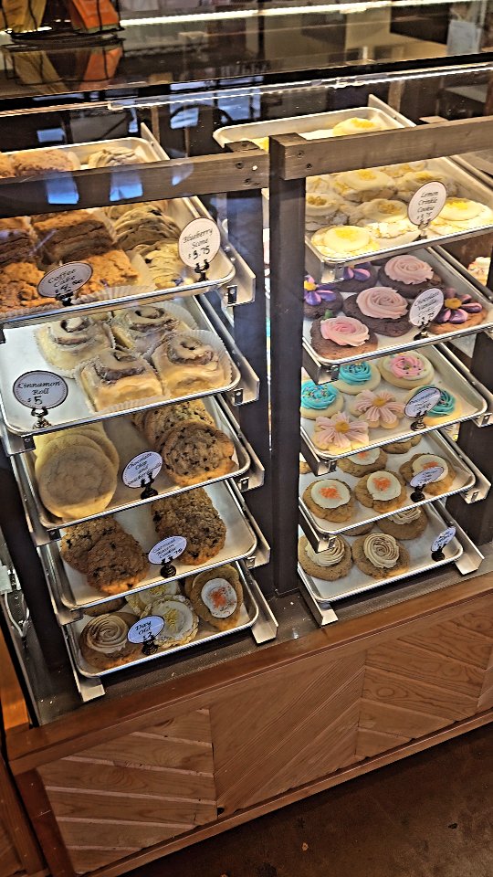 A bakery treat..is just what you needed!!
Super busy Tuesday, slow yesterday, so now we have lots of day olds. AND a very full bakery case!
Open until 4pm