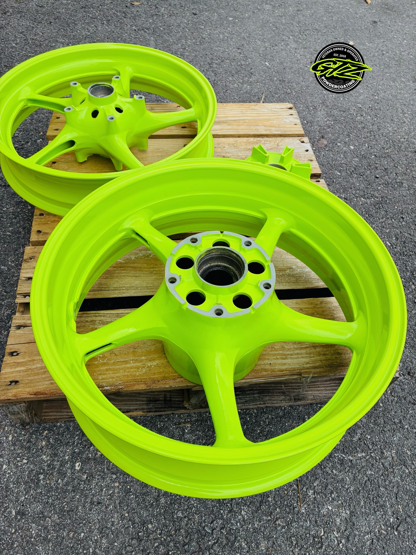 Sportbike wheels are done and head back to @san_antonio_superbike @paul904carter
#gtzpowdercoating #powdercoat #powdercoating #sportbike #sanantonio
GTZ Powder Coating & Auto Styling
7819 Fortune Drive Suite 101
San Antonio, Texas 78250
Call/Text 210-627-5273
π Powder Coating
π Paint Protection Film
π Vehicle Detailing
π Vinyl Wraps
π Window Tint
π Chrome Deletes
π Caliper Painting
π Paint Correction
π Ceramic Coating
π High Temp Ceramic Coating