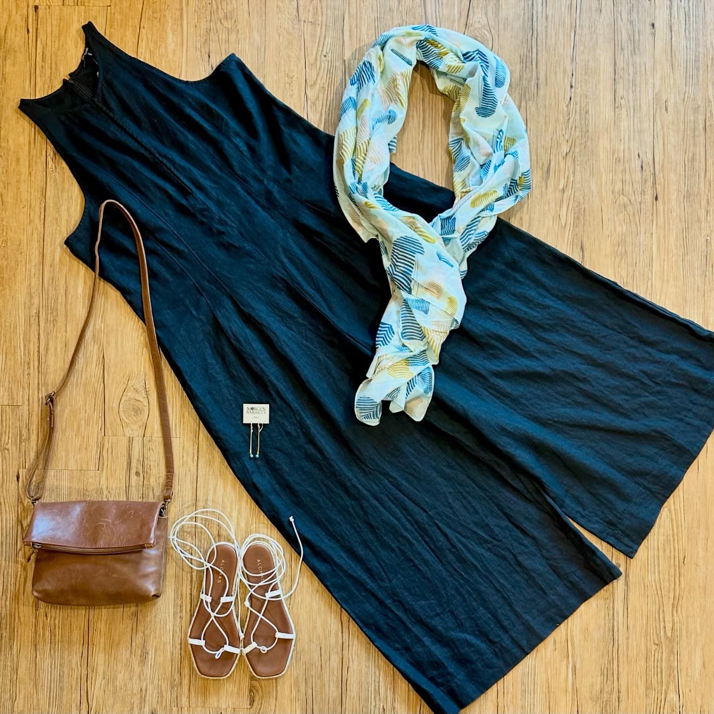 Anyone else having an ant issue at the moment?
π£πππππ
The details:
Madewell linen wide leg jumpsuit (NWT)
sz 16, $38
Alohas strappy espadrilles sz 38, $28
Batela cotton scarf (NWT), $18
Able leather purse, $30
Morgen Barrett earrings, $40