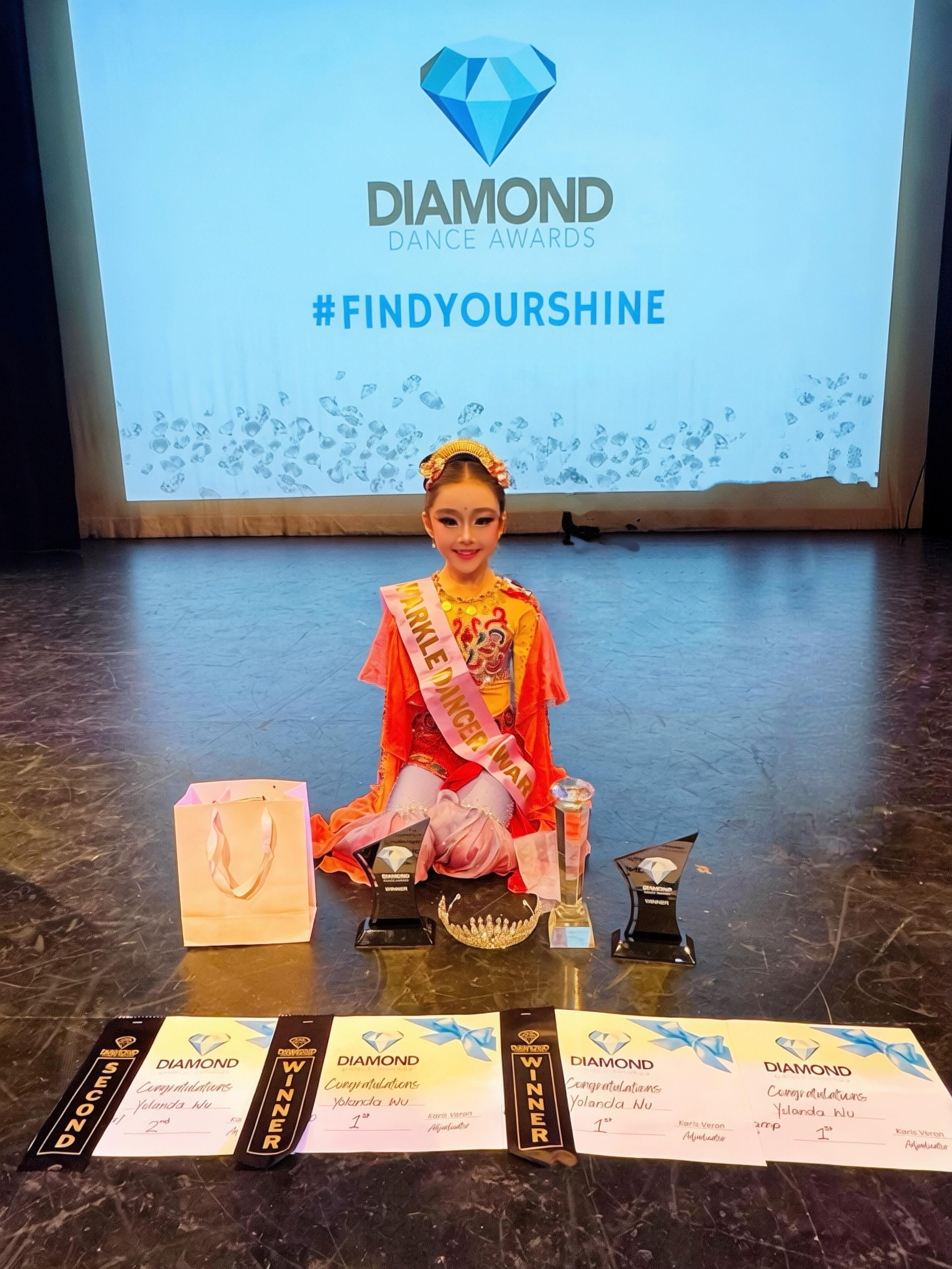 Yolanda’s results yesterday at Diamond Dance Awards ✨
👑 Gem Modern Championship 5 & 6 Years — Champion Sweep / 1st Place
🏆 Gem Musical Theatre 5 & 6 Years — 1st Place
🏆 Ruby Tap Solo Under 10 Years — 1st Place ✨
🥈 Gem Lyrical 5 & 6 Years — 2nd Place
One of the most special moments yesterday was bringing a Dunhuang-inspired Chinese dance piece to the Championship section ❤️
It felt really meaningful to share a little of the beauty and artistry of Chinese culture on stage here in New Zealand.
There were also so many happy surprises throughout the day — especially winning 1st place in Tap Under 10 Years ✨
More than anything, it’s lovely seeing her becoming more confident and truly enjoying being on stage.
Keep shining, little one 🌟
#YolandaWu #DiamondDanceAwards #ChineseDance #Dunhuang #WeDanceNZ
