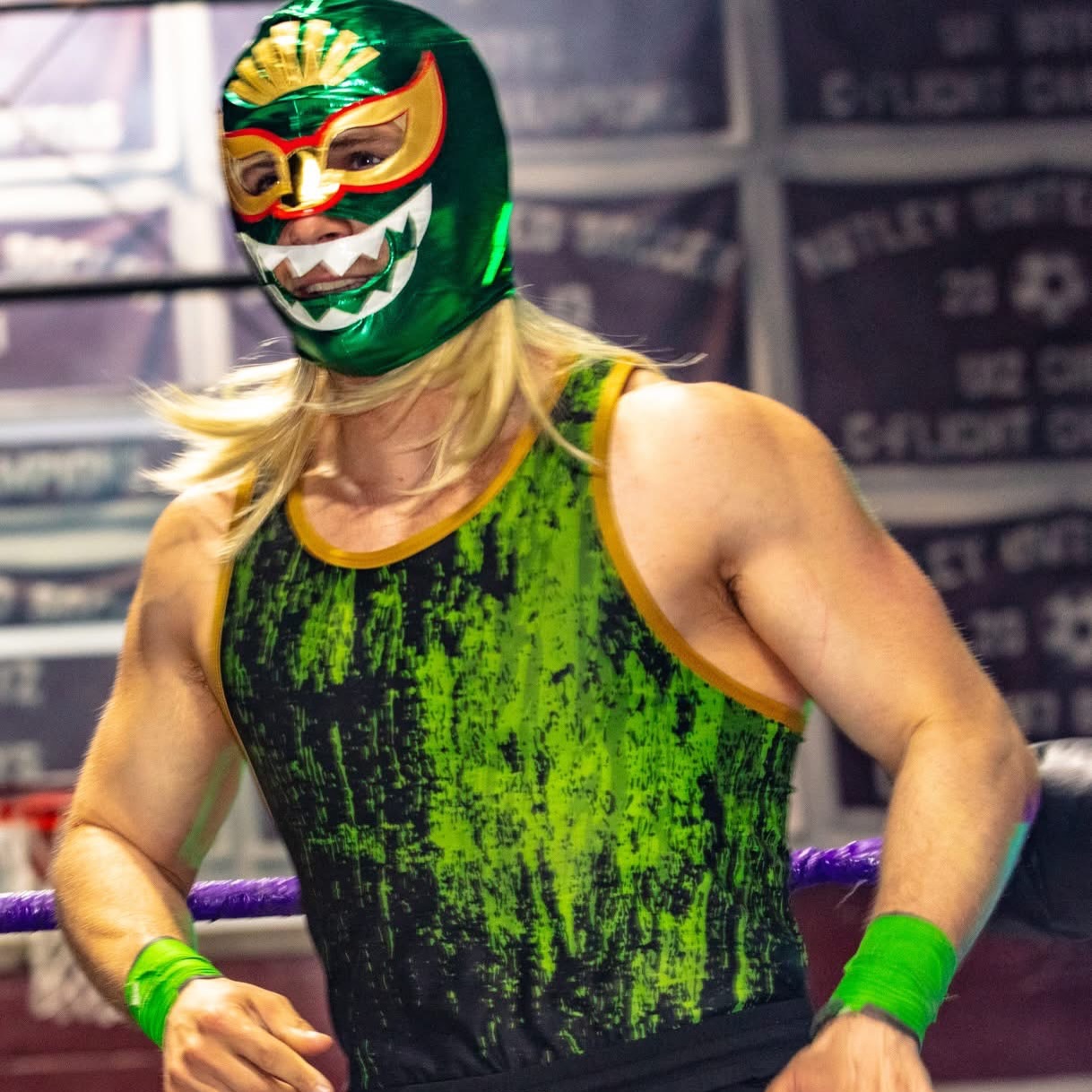 The All-American Quadruplet βKarenβ Atkins was unsuccessful in βherβ matchup against IWF Womenβs Champion All-Star Michele Dee βοΈ