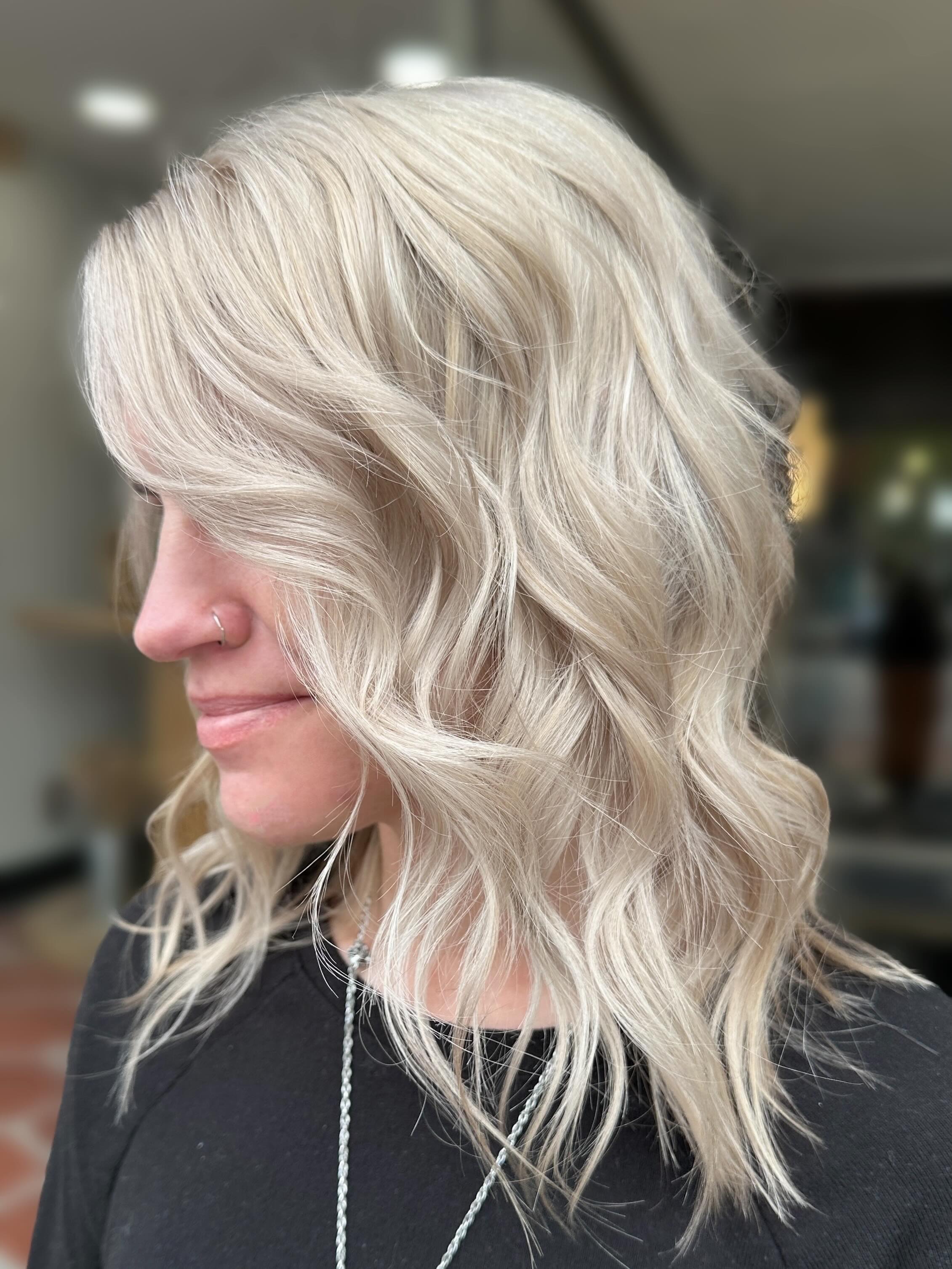 Blonde so icy it comes with an attitude ❄️💁🏼♀️
.
.
.
✨ Beauti by Mandi
📍 Downtown Roots Salon
🔗 Book online: BeautiByMandi.com
📱 567-376-5391