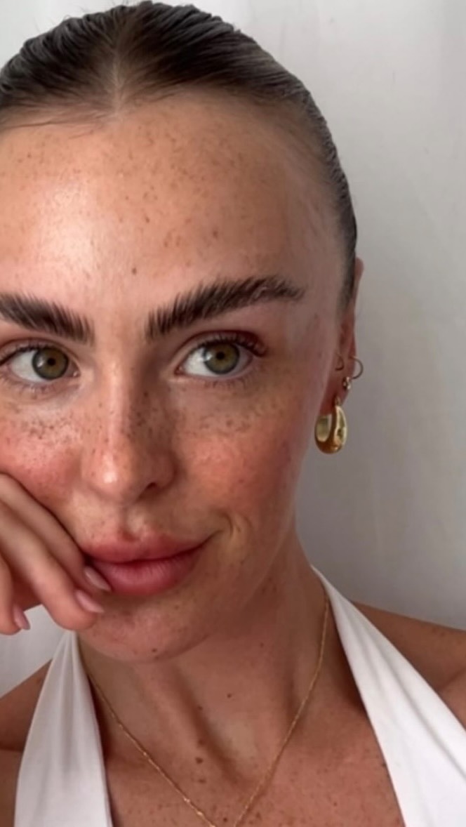 Send this to the man in your life.
Love your fairy brow mother 🧚♀️