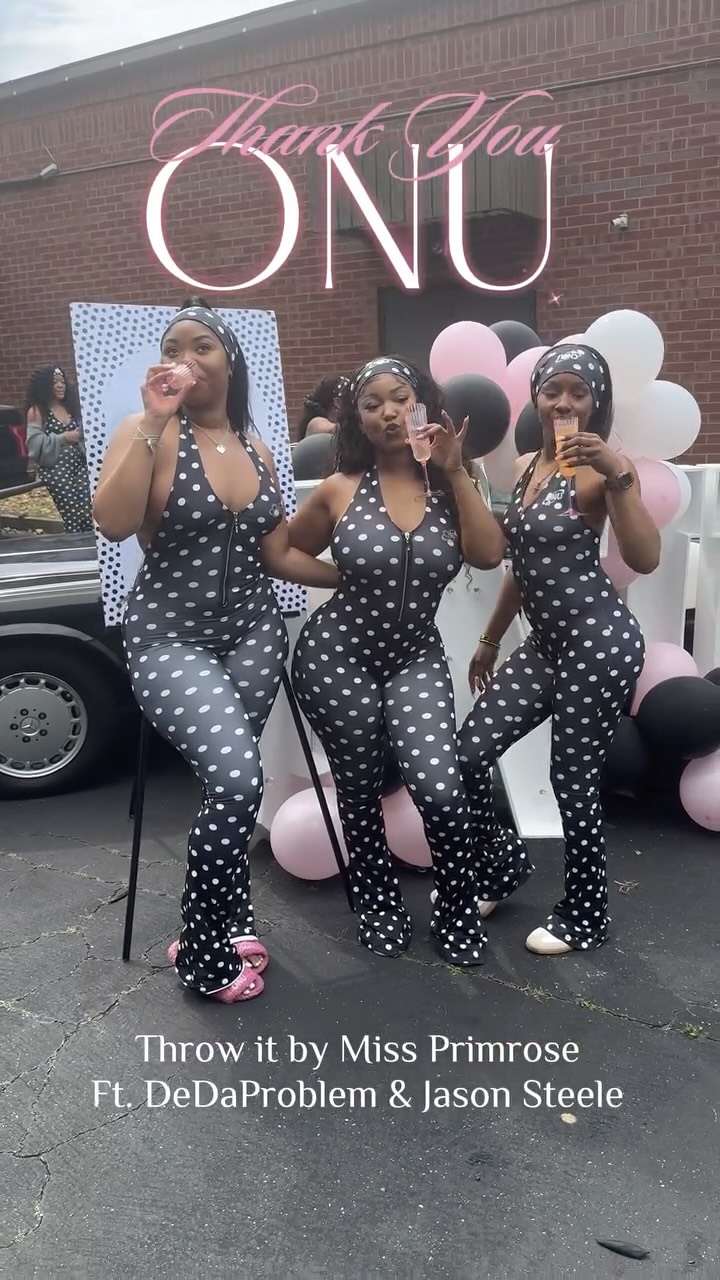 @onesienationusa has officially entered the chat! 🖤⚪️
We had the best time “throwing it” at the Pilates, Polka Dots & Prosecco class this past Saturday. A huge thank you to ONU for hosting such an incredible event filled with wonderful, empowering women! 🥂
(Tag yourself if you were in the video 🎀 I’ve got a gift for you!)
Are you ready to win? The challenge is heating up and you have until June 1st to show us what you’ve got!
To join the challenge:
• ✨ Post the video to your feed.
• ✨ Collab with @missprimroseofficial
• ✨ Tag @dedaproblem & @jasonsteelemusic
• ✨ Use this audio clip.
Who’s next? 🌹🌹
#dancechallenges #throwit #missprimrose🌹 #onsienationusa #cashprize