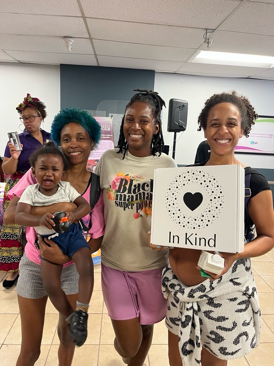 These smiles are what it’s all about 🥰
During a season that can make you feel invisible and overwhelmed, we’re a village that cares. 🩷
We’re showing families that they’re not alone.
We’re showing them that their needs matter too! 🙌
Thank you @doulakeesha for these beautiful photos!
#bethevillage #postpartumsupport #inkindboxes #makingadifferenceeveryday