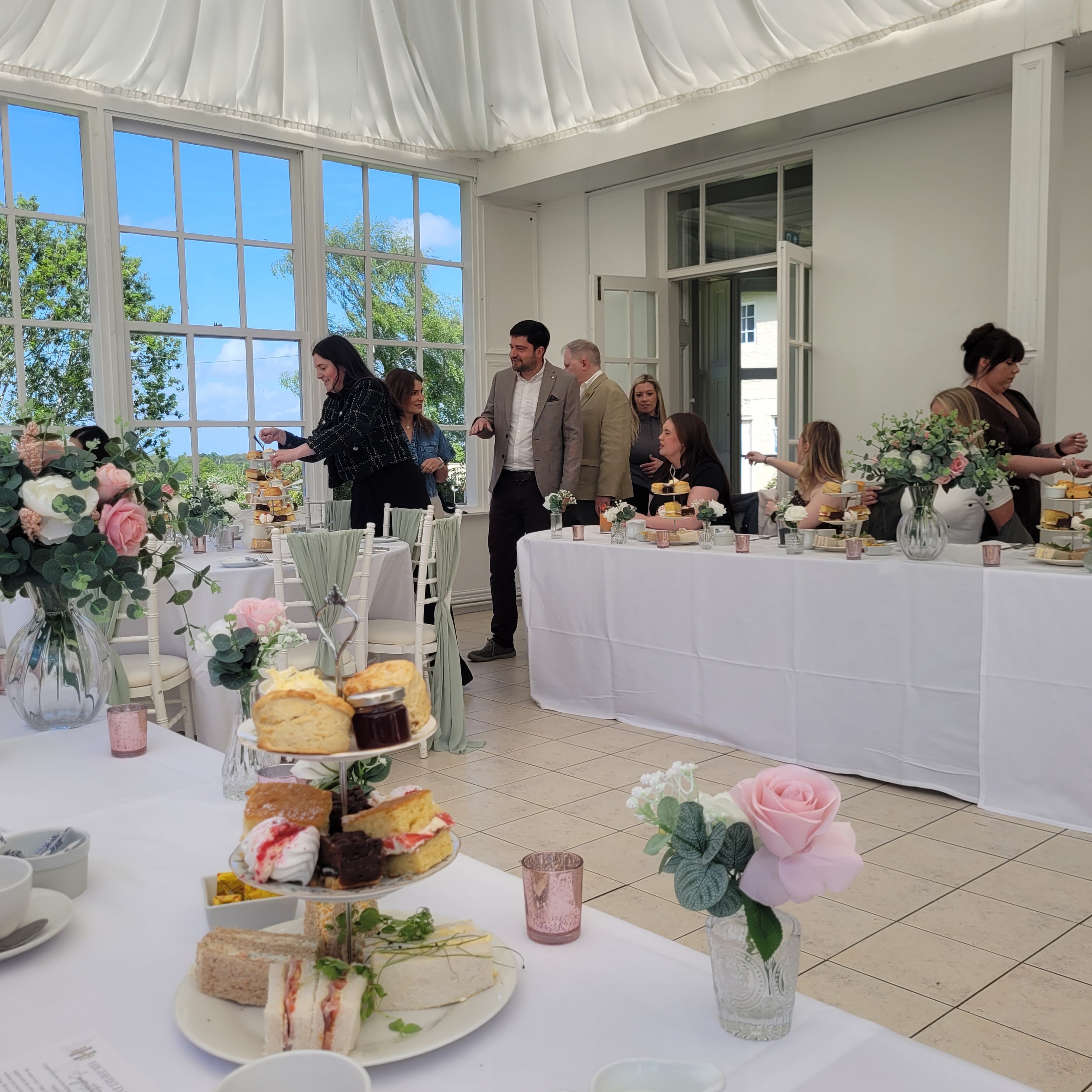 Attended our 1st supplier meeting today at @highfieldhall where I got to meet some amazing companies who are the best at what they do. So honoured to be a preferred wedding cake supplier.
The afternoon tea food and drinks we’re gorgeous 🧁
Keep an out for the upcoming wedding open days at the hotel 💍
Shoutout to 👇
@rebeccahurdcakes @marleymagicalcreations @bay_belle_brides @angelic_events_hq @vivaldiflowers