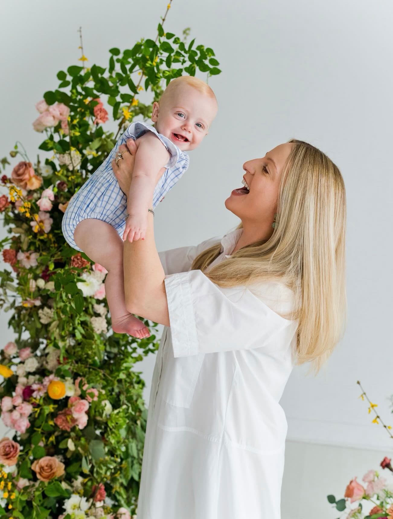 Happy Mother’s Day to our beautiful Mama’s and all the beautiful Mama’s around the world!🌎🤍👩🏻🍼💐
Juggling motherhood, careers, relationships, etc. isn’t easy, but you all do an INCREDIBLE job and we are so blessed to be part of your journey✨
Cheers to all the Mama’s- you’re badass!!!!!!👏🏻🎉