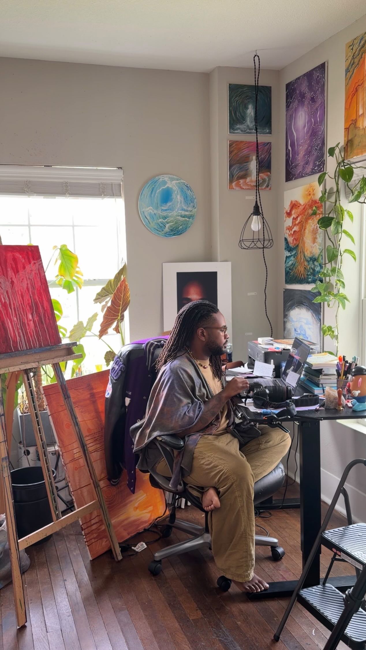 I love it here.
#artstudıo #houstonartist #thepeoplesartist #quantumleap #healingjourney