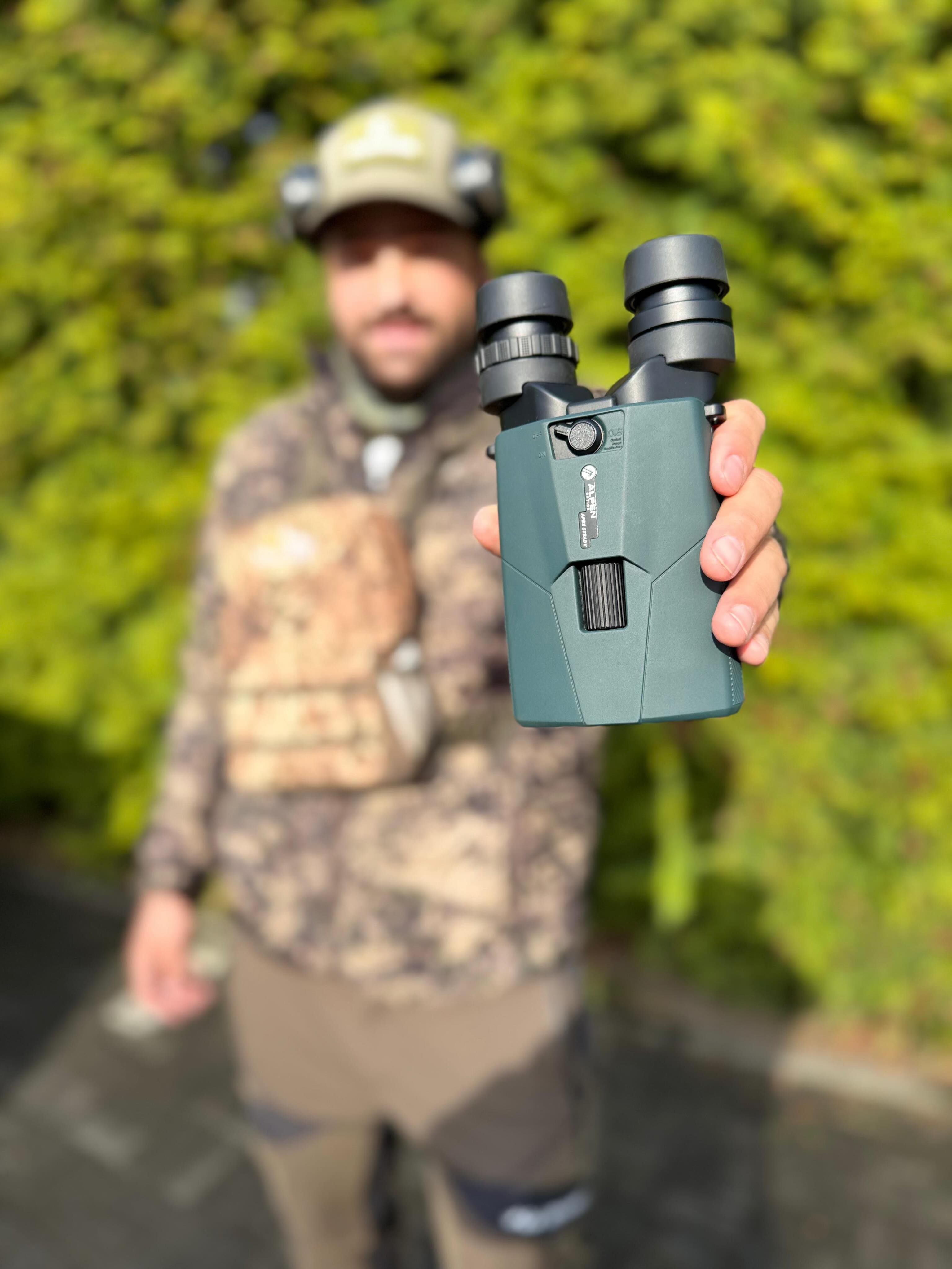 Kennt ihr den Alpen Optics mit Bildstabilisator?
#armeriagrigioni