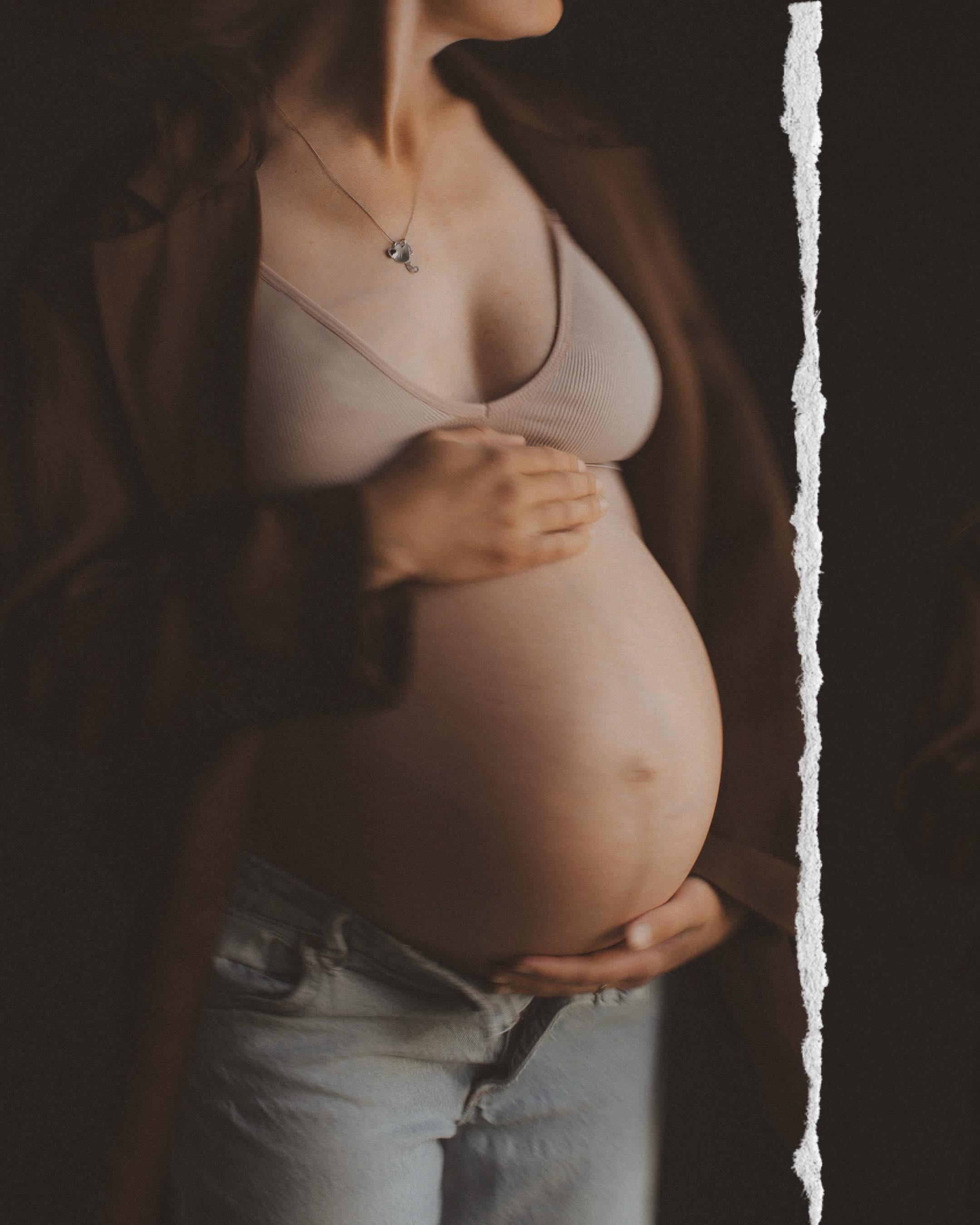 Twee kleine levens, één groots wonder. 🖤✨tweeling ..
.
.
.
.
.
.
.
#tweeling #helenaandsisters #leiden #zwangerschapsshoot #pregnancy