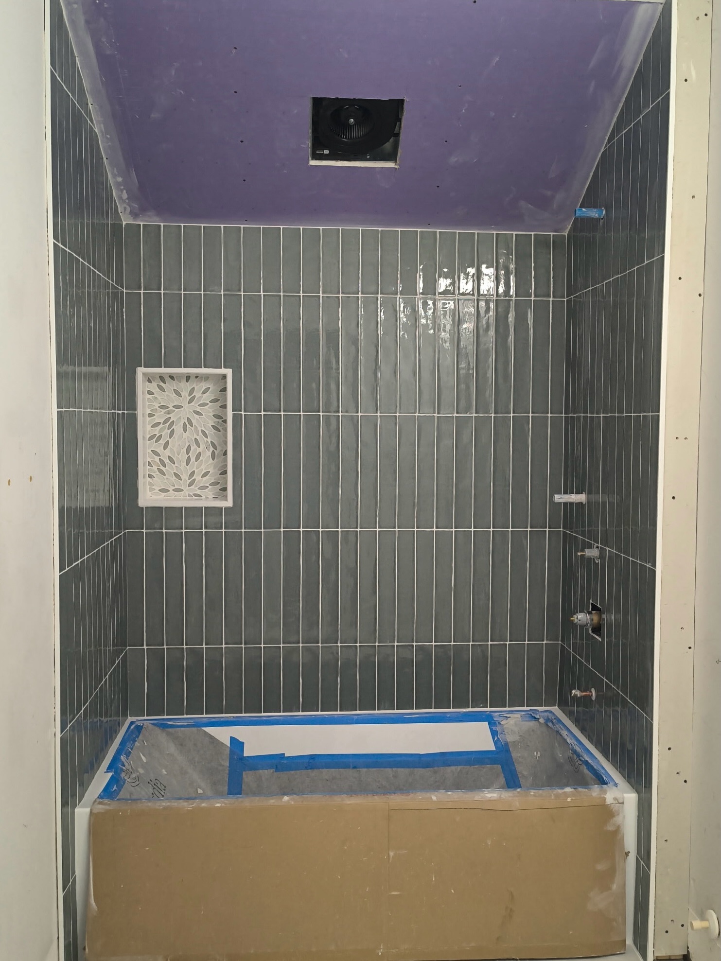 PEDRO APPRECIATION POST: 🫶🏼🎉
I can come up with a million beautiful bathroom designs.. but if I’m being honest? Having a good tile installer is the real game changer when it comes to the final outcome!
The level of detail, precision and planning that goes into a tile layout before a single piece is installed is so important — especially when it comes to symmetry, spacing and clean lines.
The difference between “good” and “great” is always in the measurements, and it takes an insane amount of skill and patience to get it right.
I am just really grateful to work with a team who cares JUST AS much about the installation of these materials as I do about the way it’s all going to come together. ✨👏🏼
So gracias, mi amigo, Pedro.
Estás el mejor, “tio”… 😂😉👍🏼