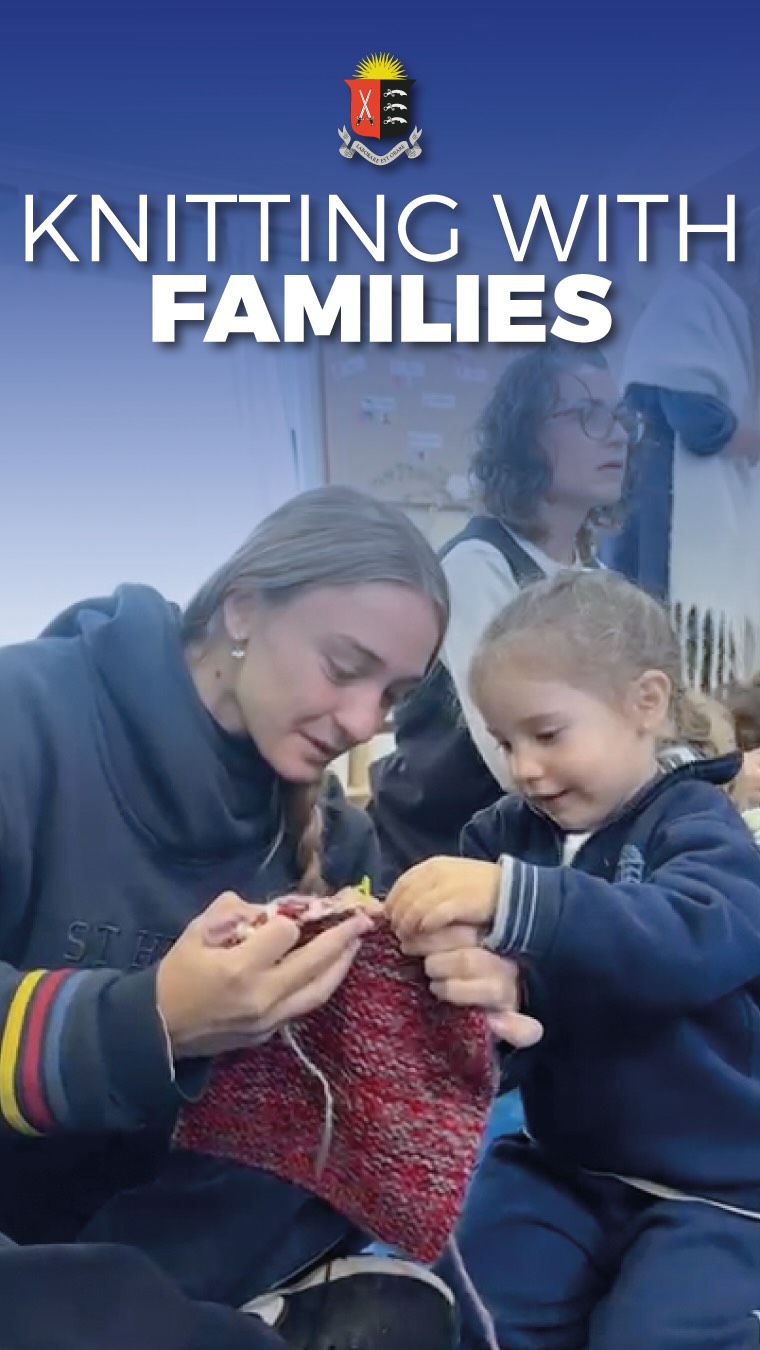 𝐊𝐧𝐢𝐭𝐭𝐢𝐧𝐠 𝐖𝐚𝐫𝐦𝐭𝐡, 𝐁𝐮𝐢𝐥𝐝𝐢𝐧𝐠 𝐒𝐨𝐥𝐢𝐝𝐚𝐫𝐢𝐭𝐲
Thank you to the St. Hilda’s community for joining us! 🫶
The BELLS (Building Educational Leaders for Life and Service) volunteer team continues enthusiastically knitting squares and assembling blankets for the Hospital Garrahan.
This wonderful initiative brings the whole community together and reflects the commitment of our students, who are dedicating part of their break times to turning their time into a meaningful act of care and support for those who need it most.
Congratulations to all our volunteers for putting their hearts into serving others. 💙
——————————————
𝐓𝐞𝐣𝐢𝐞𝐧𝐝𝐨 𝐚𝐛𝐫𝐢𝐠𝐨, 𝐜𝐨𝐧𝐬𝐭𝐫𝐮𝐲𝐞𝐧𝐝𝐨 𝐬𝐨𝐥𝐢𝐝𝐚𝐫𝐢𝐝𝐚𝐝
¡Gracias a la comunidad de St. Hilda’s por sumarse! 🫶
El equipo de voluntarios de BELLS (Building Educational Leaders for Life and Service) continúa con entusiasmo tejiendo cuadrados y armando mantas destinadas al Hospital Garrahan.
Esta iniciativa solidaria invita a toda la comunidad a participar y refleja el compromiso de nuestros estudiantes, que dedican parte de sus recreos a transformar su tiempo en un gesto concreto de cuidado y acompañamiento para quienes más lo necesitan.
¡Felicitaciones a todos los voluntarios por poner su corazón al servicio de los demás! 💙
#StHildas #College #BELLS #solidaridad #solidarity