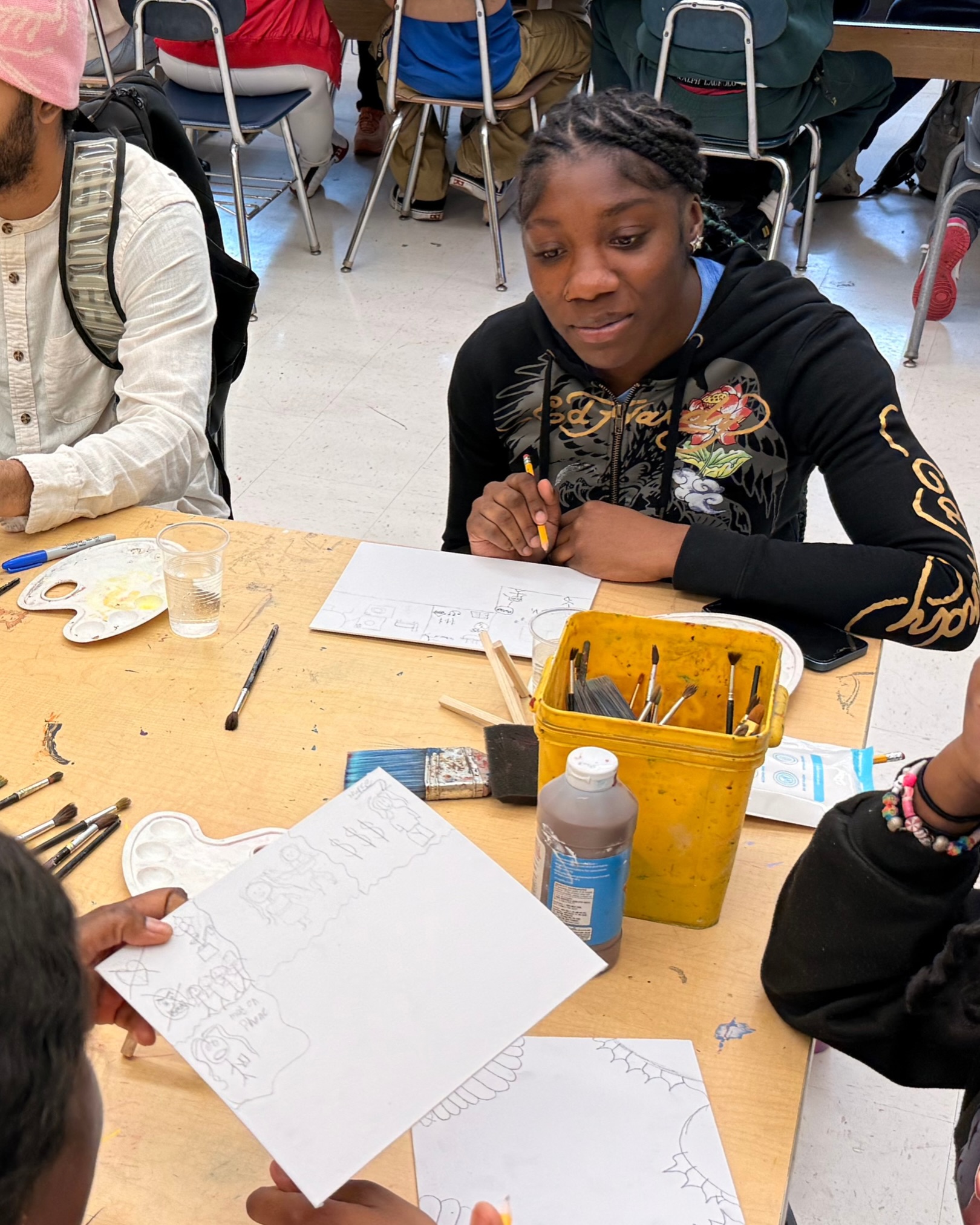 🎨 Paint, sip, and connect! Taking a look back! On March 17th, students and families at the High School for Public Service came together for a Paint & Sip Family Night and the vibes were immaculate. The event reminded us why community is everything. Moments like these are what it’s all about. 💙🌍
@highschoolforpublicservice #GKAllDay #CommunityBuilding #GKallday