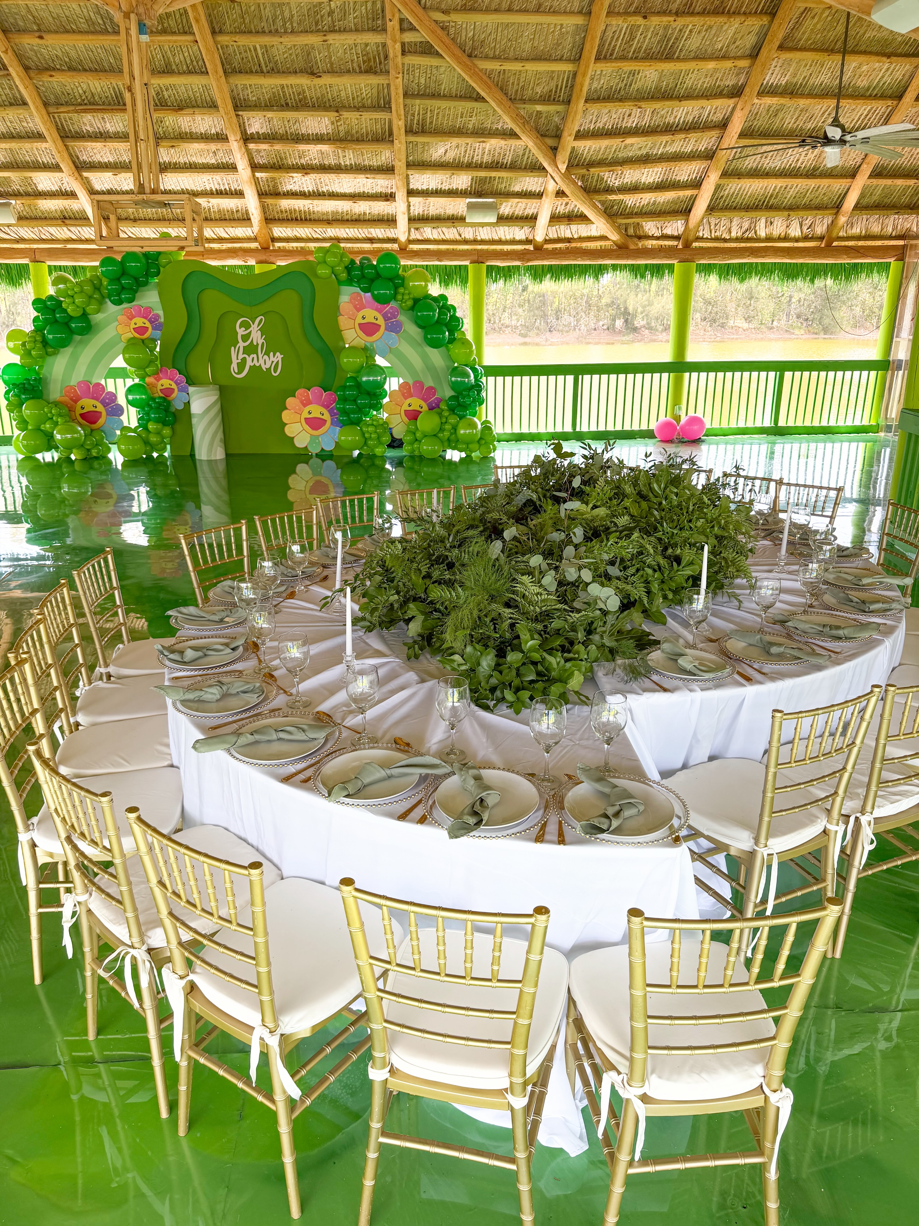 We created this beautiful curved table sitting to bring this gender reveal to life in the most incredible way.πβ¨π
.
.
.
#genderreveal #genderrevealideas #miamigenderreveal #genderrevealmiami #genderrevealcenterpieces