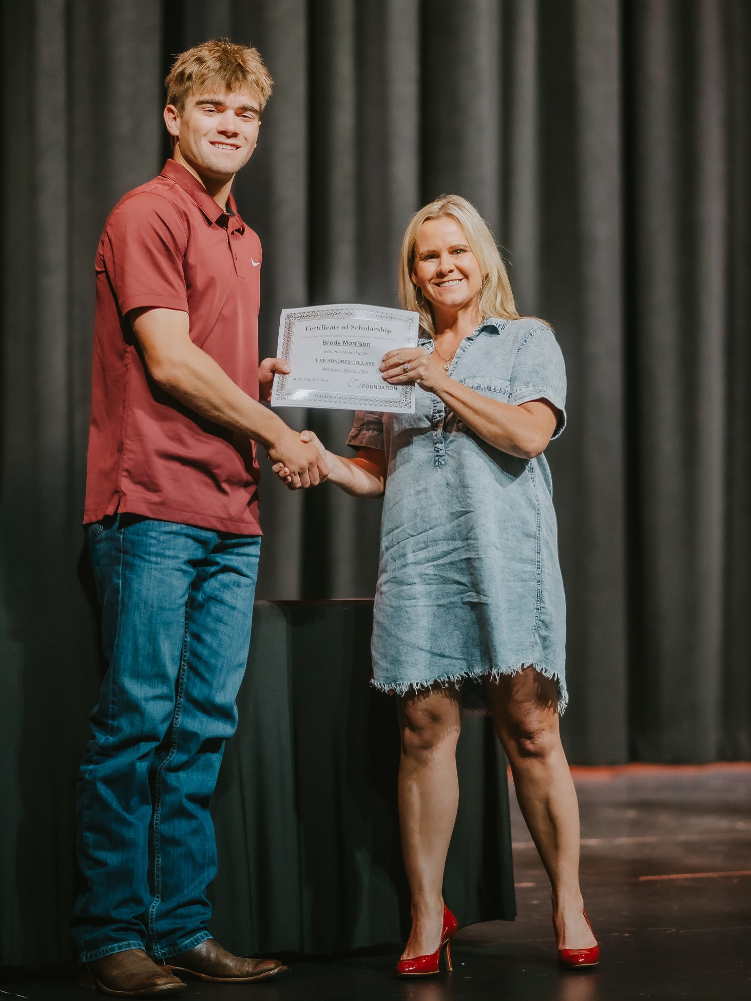 Big congratulations to our 2026 ESEF Senior Scholarship recipients! 🎓✨
These outstanding seniors have worked hard, led well, and made an impact in their schools and community and we are so proud to celebrate them! Each student completed an application and answered an essay prompt. We read some incredible essays this year- parents & loved ones, you should be so proud of your seniors! These recipients were selected through a blind read process by our scholarship committee comprised of ESEF Board Members and Community volunteers.
ESEF 2026 Senior Scholarship Recipients:
Brody Morrison
Alexis Jones
Ella Croft
Ember Schucker
Nathan Rollins
Abigail Anglley
Lucas Young
Marissa Meraz
Addyson Hatfield
Isabella Aragon Espinoza
We had a record number of applicants and awarded more scholarships than ever before! We could not do this without our generous donors and ESEF Parliament Members! Thank you to our supporters and donors for helping ESEF invest in students, dreams, and future success. ❤️ If you would like to be apart of the work we are doing providing these scholarships visit www.elginschoolsfoundation.org to see how you can be involved!
Help us cheer on these amazing seniors as they begin their next chapter! 🦉