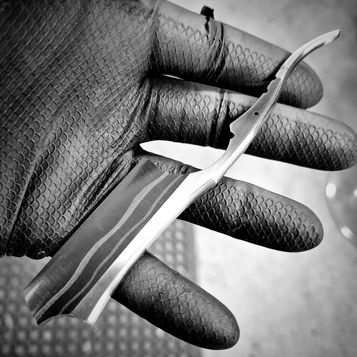 Sculpting and contouring of the spine tonight. Almost ready for heat treat.
#boxercustomrazors #customstraightrazor #straightrazor #razor #shaveoftheday