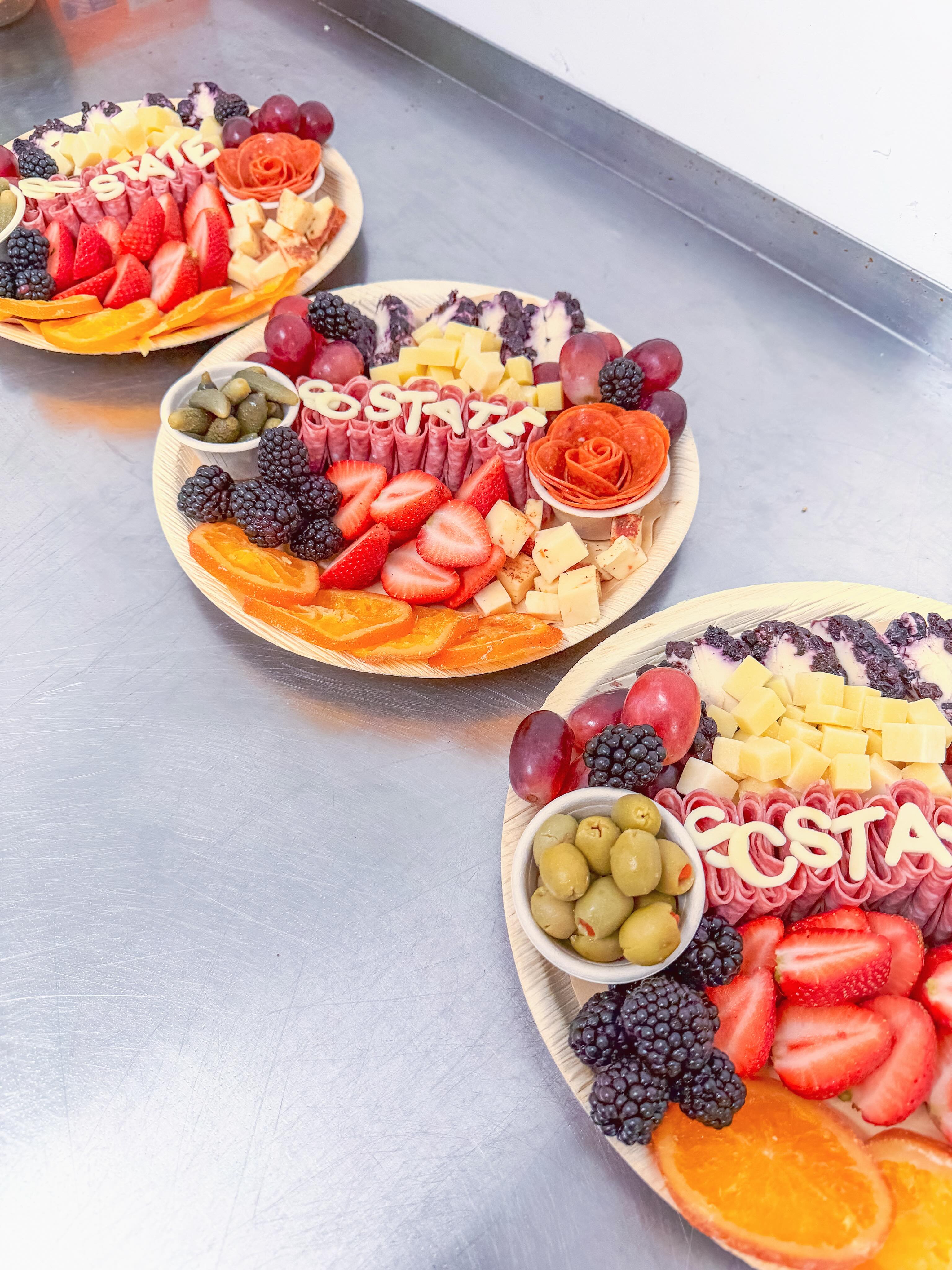 🎓 Graduation season is here… and every celebration deserves a spread worth remembering!
.
.
.
#GraduationSeason #ClassOf2026 #GraduationParty #CharcuterieBoard #CharcuterieCups
