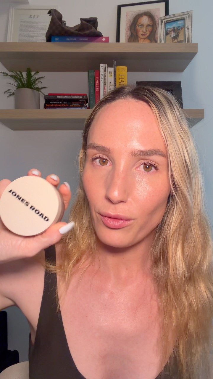 The @jonesroadbeauty obsession is truly locked in
#bobbibrown #jonesroadbeauty #makeupartist