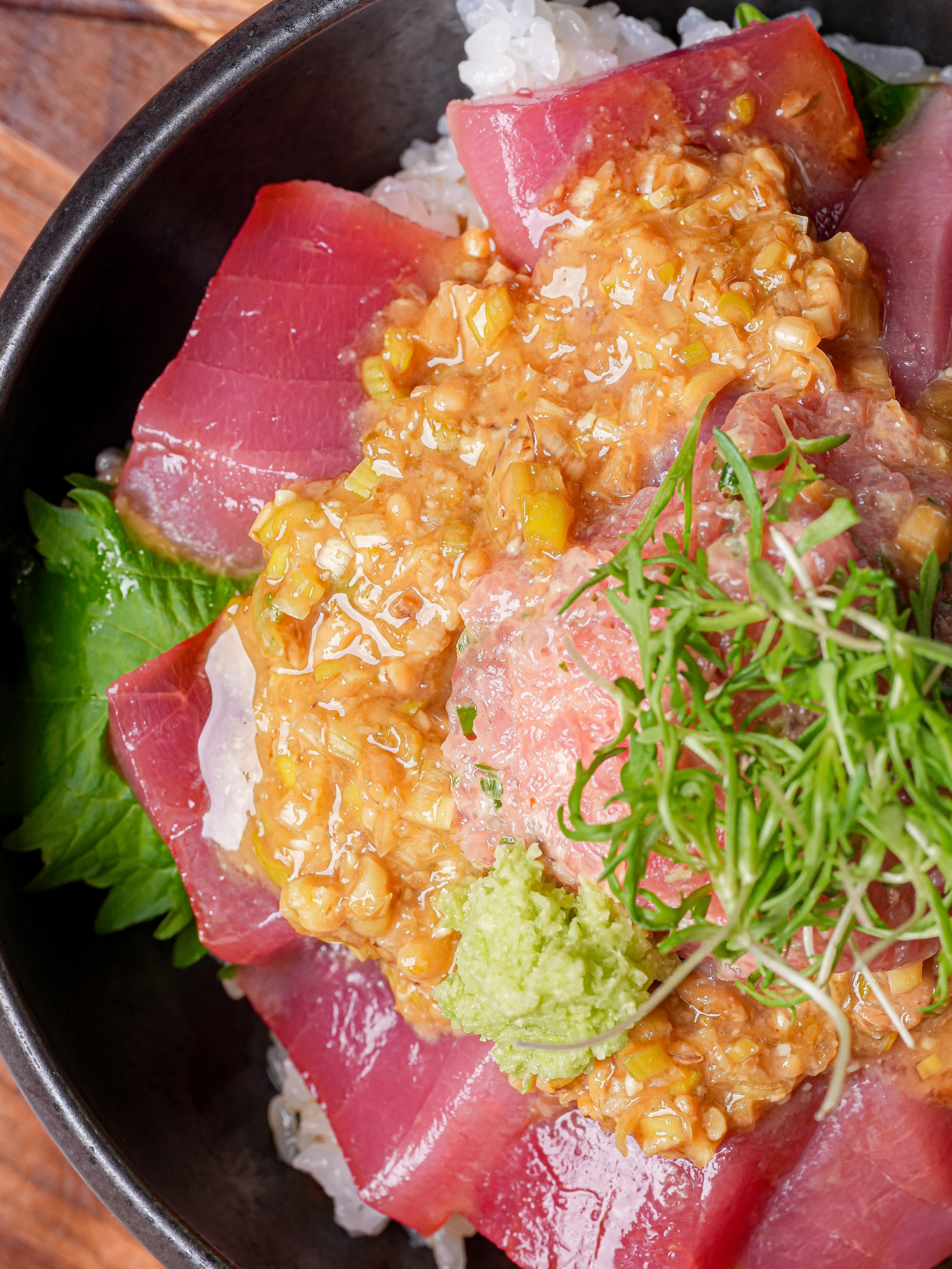 🥢🍣 Craving something fresh and unforgettable? Come try our Bluefin Tekka Don — featuring akami tuna, chutoro, moromi miso, sushi rice, and topped with *freshly ground wasabi*
🌿 Fun fact: The wasabi is freshly grated using a traditional OG tool passed down from Chef Perry’s dad — flavor and family heritage in every bite.
Available Tuesday through Saturday during dinner service starting at 5PM.
#bluefin #bluefintuna #cltfood #ourfoodstories #cltnc