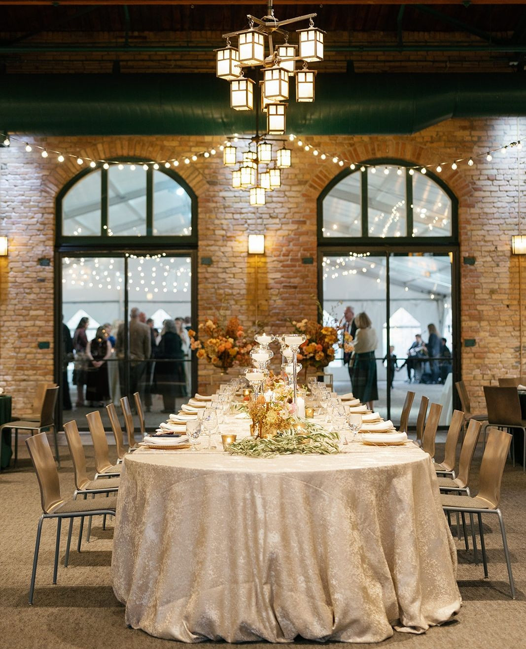 Loving the dinner party vibes from Hattie + Brennanâ âs wedding reception.
Intimate, warm and authentic. âď¸
â
Beauty: @primpedâ
Catering: @mintahoeâ
Entertainment: @bluewaterkingsbandâ
Florals: @wilderlandfloralâ
Photography: @kellyrussophotoâ
Planning & Design: @jennaculleyeventsâ
Rentals: @lineneffectsâ
Transportation: @mnblackcarserviceâ
Venue: @nicolletislandpavilion
#mnweddingplanner #mplsweddingplanner #minneapolisweddingplanner #Minnesotaweddingplanner
