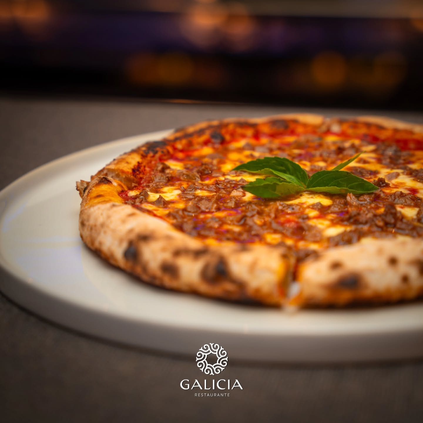 🍕 Pizza Andina 🇵🇪
Sabor auténtico que te va a encantar 😍
Masa artesanal, queso perfecto y ese toque especial que la hace única.
📍 Restaurante Galicia
📍 Av. Manuel A. Odría N° 1636 – Tacna
🕔 Lunes a sábado – Desde las 5:00 p.m.
📞 Reservas: +51 907 687 688
#PizzaAndina #RestauranteGalicia #Tacna #PizzaArtesanal