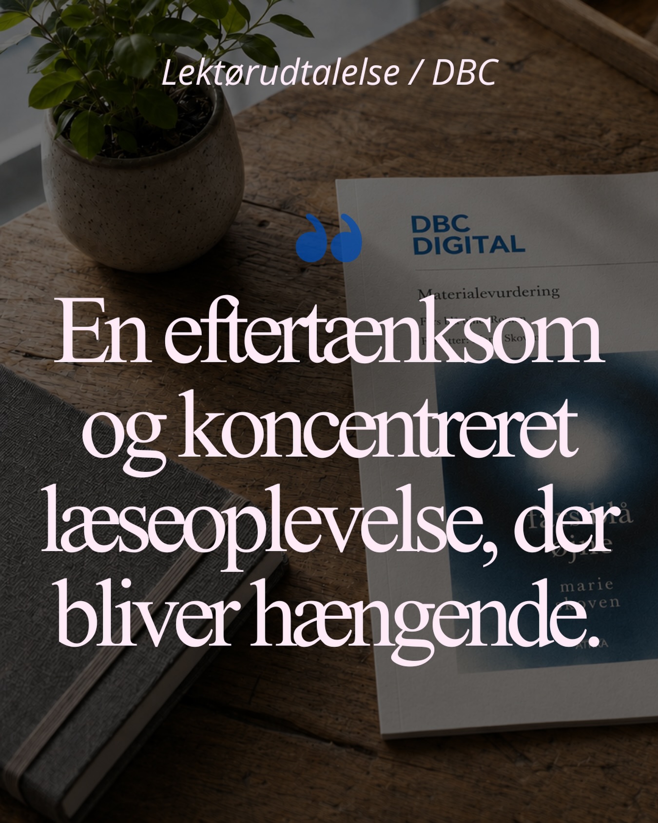 En lektørudtalelse, der føles som et klap på skulderen 📘
»En stramt komponeret og lavmælt roman, der med få virkemidler formår at indfange komplekse relationer. Dens styrke ligger i det underspillede sprog og den konsekvente fastholdelse af det usagte, som giver læseren rum til egen fortolkning. Resultatet er en eftertænksom og koncentreret læseoplevelse, der bliver hængende.«
Tak til alle jer, der allerede har fundet vej til Svend og Theo 💙
#farsblåøjne #læselyst #dklit #bookstagramdk