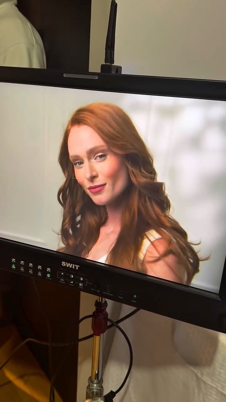 Art direction in motion.
Building a visual story, one detail at a time. Creating the feeling, not just the image.
Make up & styling & art direction @tashahoman #imageconsultant
.
.
.
#CreativeDirection
#EditorialBeauty
#BehindTheScenes
Hair @carmodyhoman