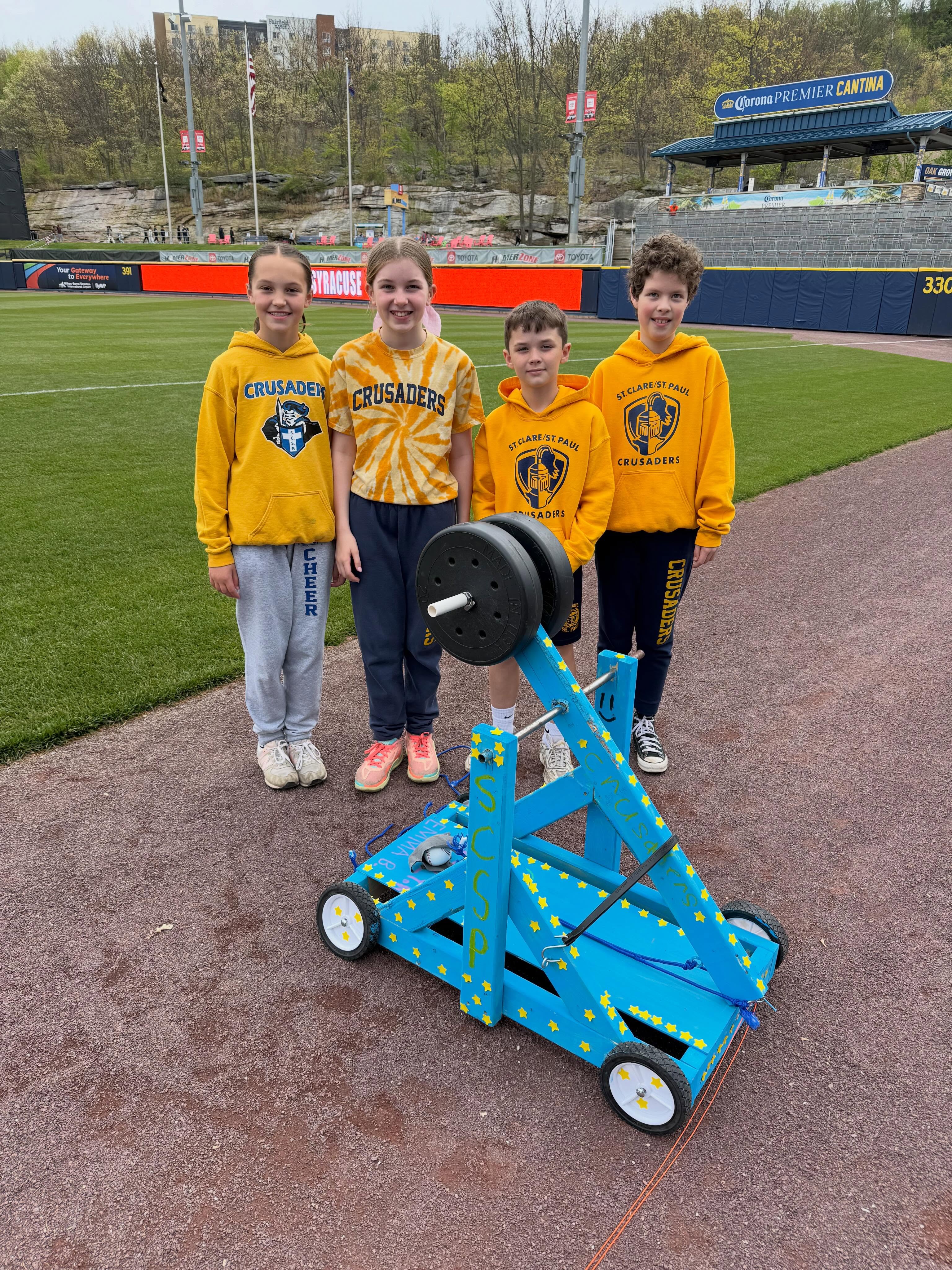 What a great day for our 5th grade students Lily, Emma, Finley, and Quin, at the trebuchet competition at the Railriders Game!
After being rained out last year, they finally had the opportunity to showcase all of their hard work, creativity, and teamwork by designing and building their very own trebuchet!
They did a great job and we are so proud of their hard work!⚾️