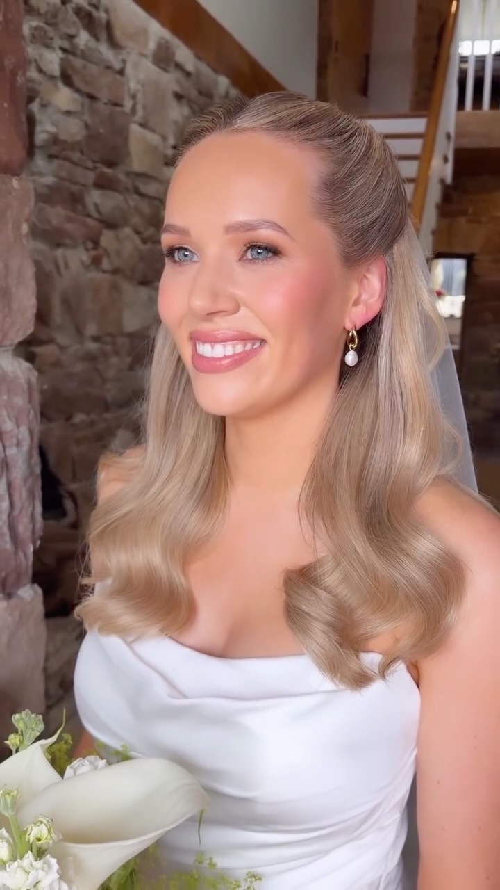She’s a vision! ✨
I had the absolute pleasure of getting Kate ready for her big day, and she truly was as beautiful inside as she was out. Not only is she stunning, but also incredibly kind, even catering breakfast for her suppliers and made sure we had a break during the morning prep 🤍
Kate, you were a dream to work with! Wishing you and Aodhan a lifetime of happiness together. 🥂✨
Dream hair: @irma.hairstylist
Key products:
Universal skin treatment @pocobeautyofficial
Beautiful skin foundation @charlottetilbury
Browtox @browaidofficial
Unreal blush Healthy glow stick rosy glow @charlottetilbury
Dance floor princess lipstick @charlottetilbury
Oak liner @maccosmetics
Loose brightening powder @lauramercier
#BridalBeauty #WeddingMakeup #GlowyBride #irishbridalmakeupartist