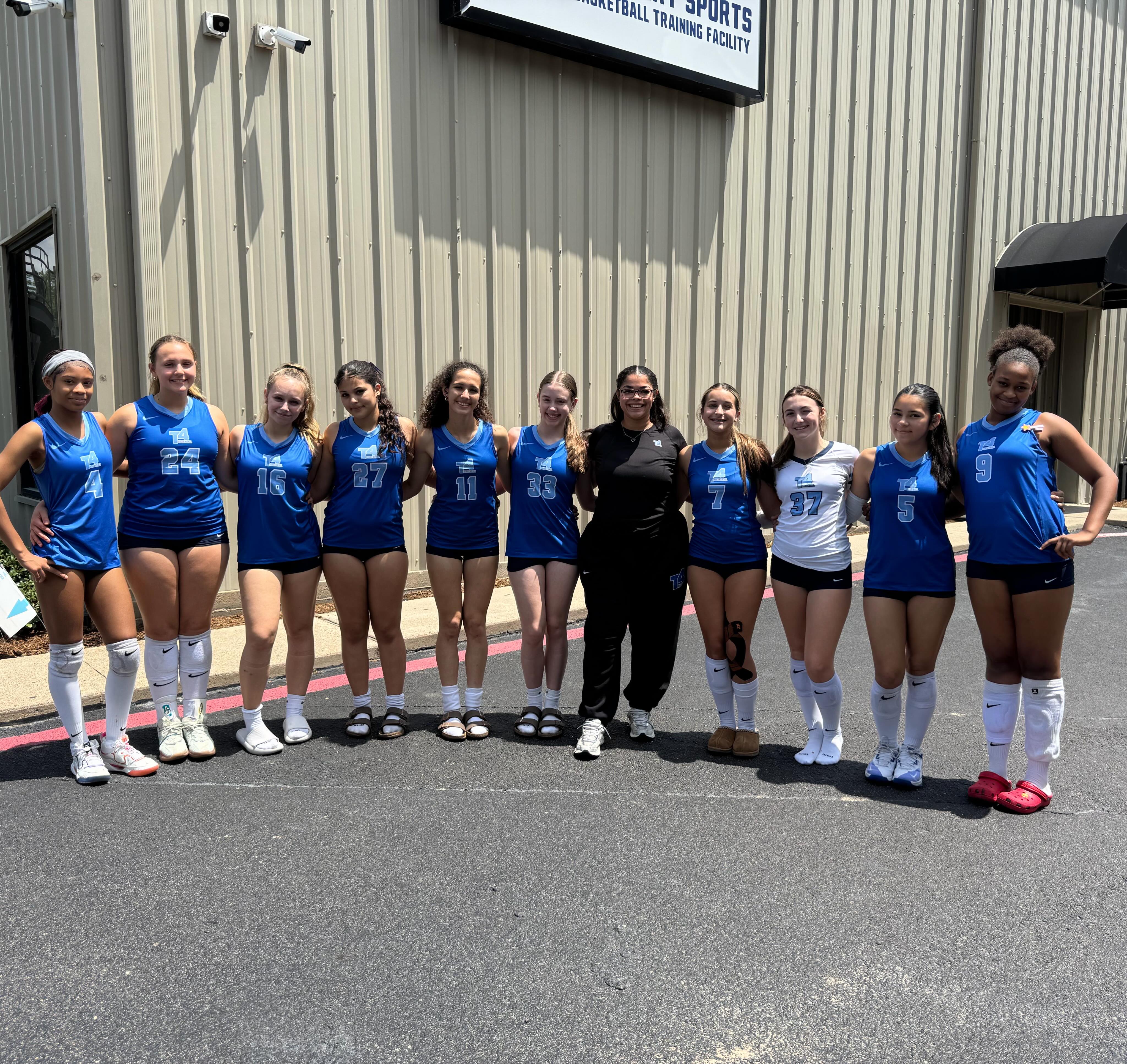 14 Premier finished their season at Lone Star Regionals going 4-1 this weekend 💙
This team closed out the year with four straight wins, competing with resilience every step of the way!
#T4 #T4VBC #T4Volleyball