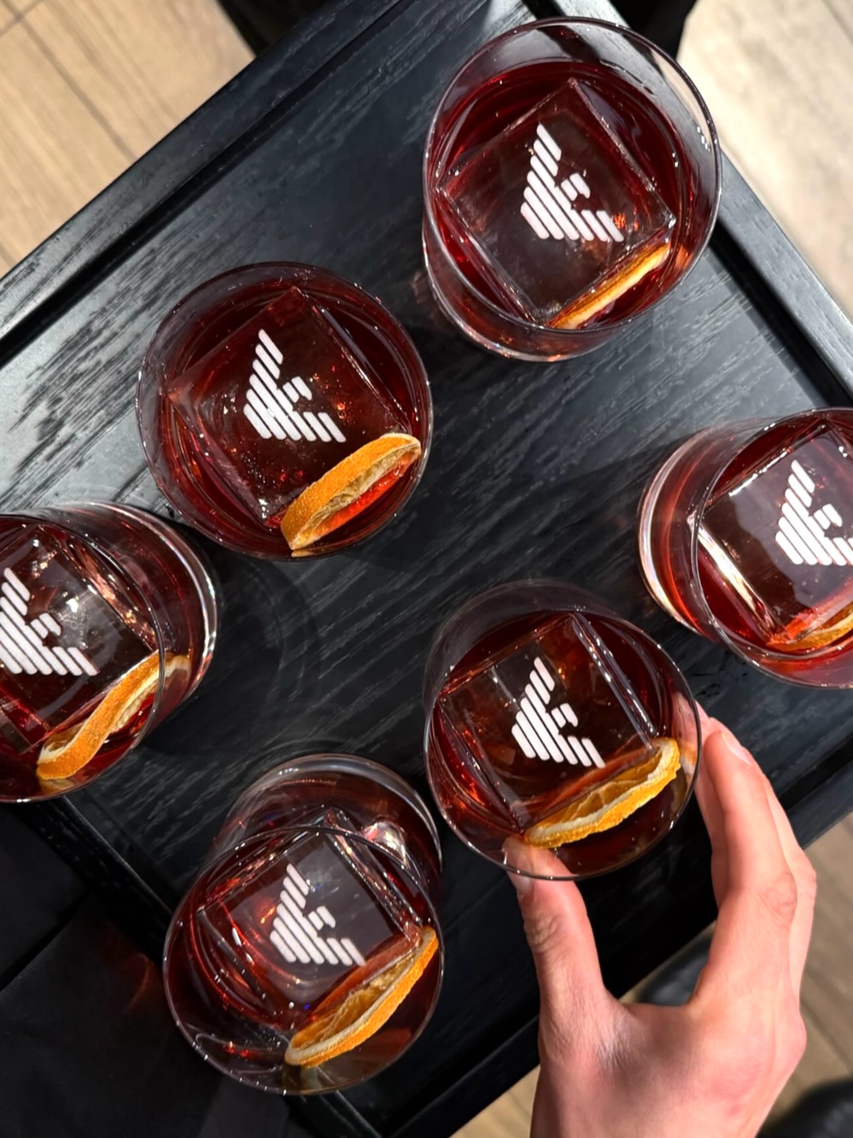 Bespoke ice cubes for Emporio Armani
@emporioarmani
@opus11
#icecube #ice #bespokeice #armani #fashion