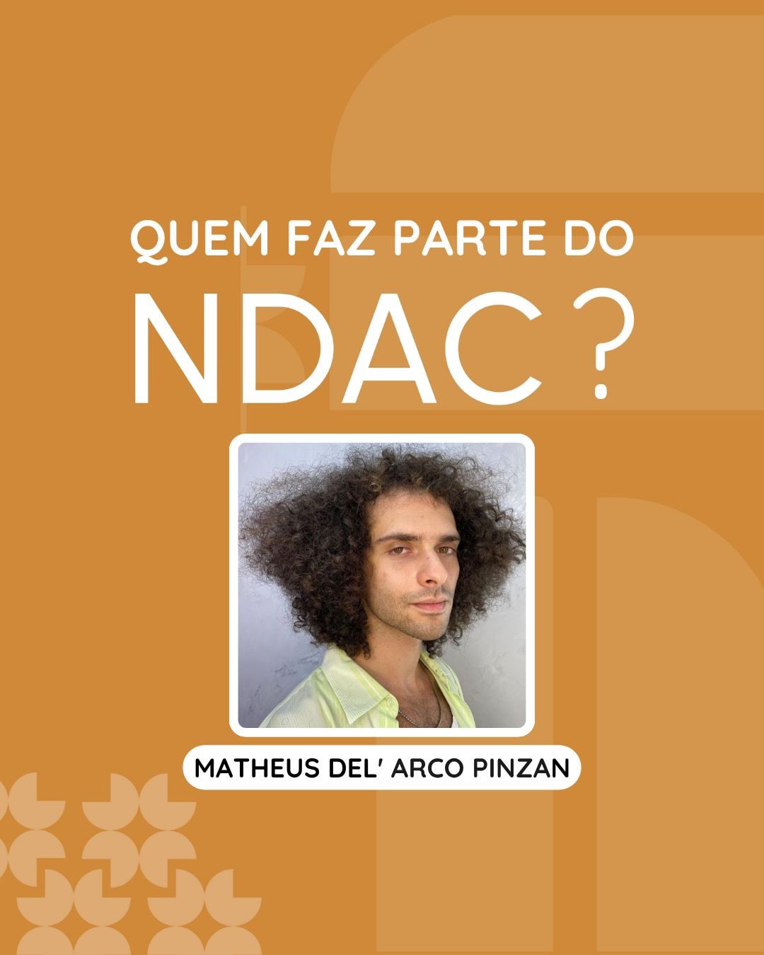 🌟 Conheça as pesquisadoras e pesquisadores do NDAC 🌟
Hoje é dia de apresentar o Matheus Del’ Arco Pinzan, integrante do Núcleo de Democracia e Ação Coletiva (NDAC). Doutor e mestre em Ciência Política, Matheus atua profissionalmente no coletivo MOLA e também é membro do INCT Participa.
👉 Acompanhe nossos posts e visite nosso site para saber mais sobre as pesquisadoras e pesquisadores do NDAC