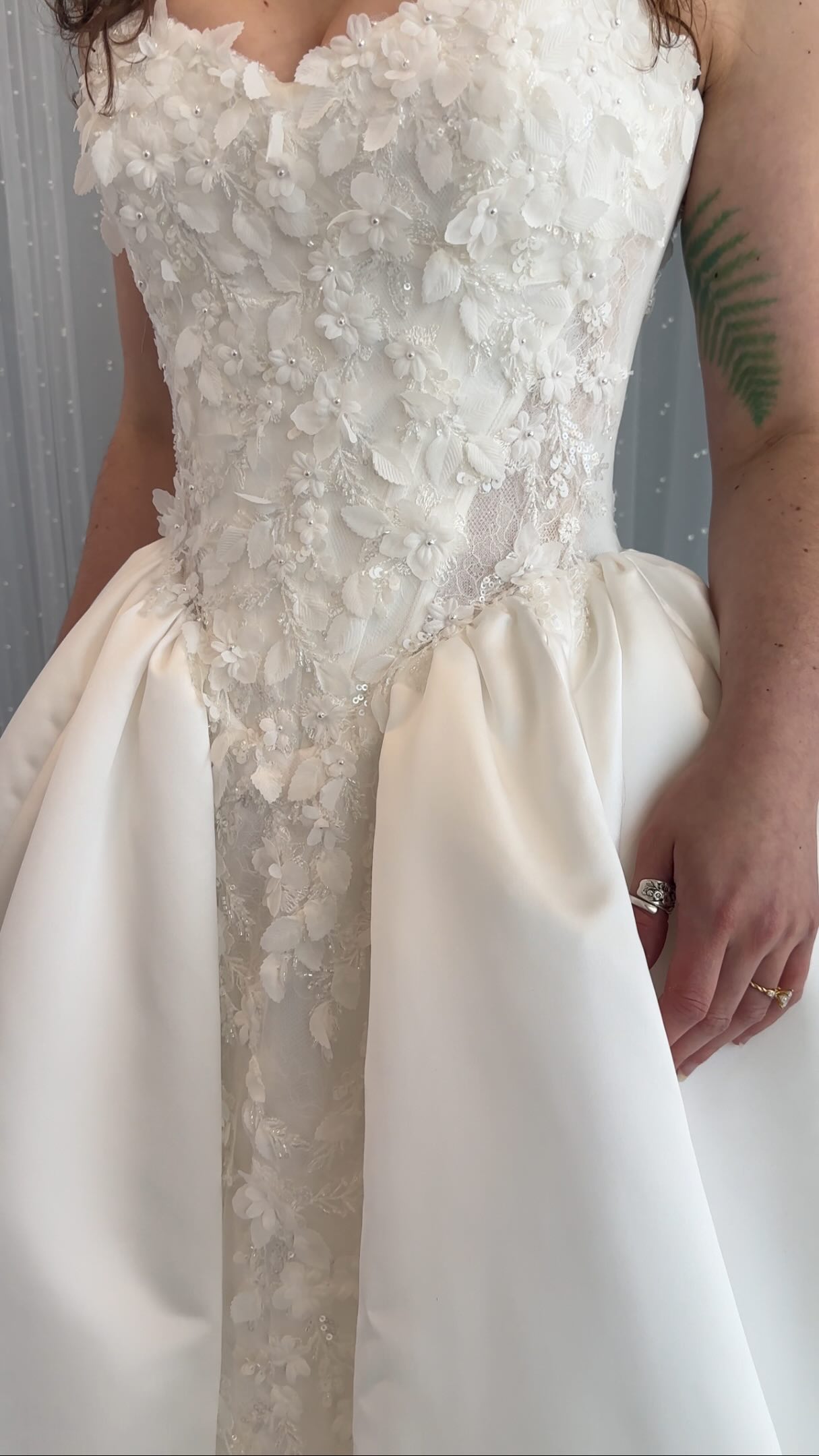 We always have to try on our new arrivals for research purposes only 😉 (and we have a lot right now!)
Would you try this dress on??
#spokanebride #bridalinspo #wedspo #futurewifey #satinweddingdress