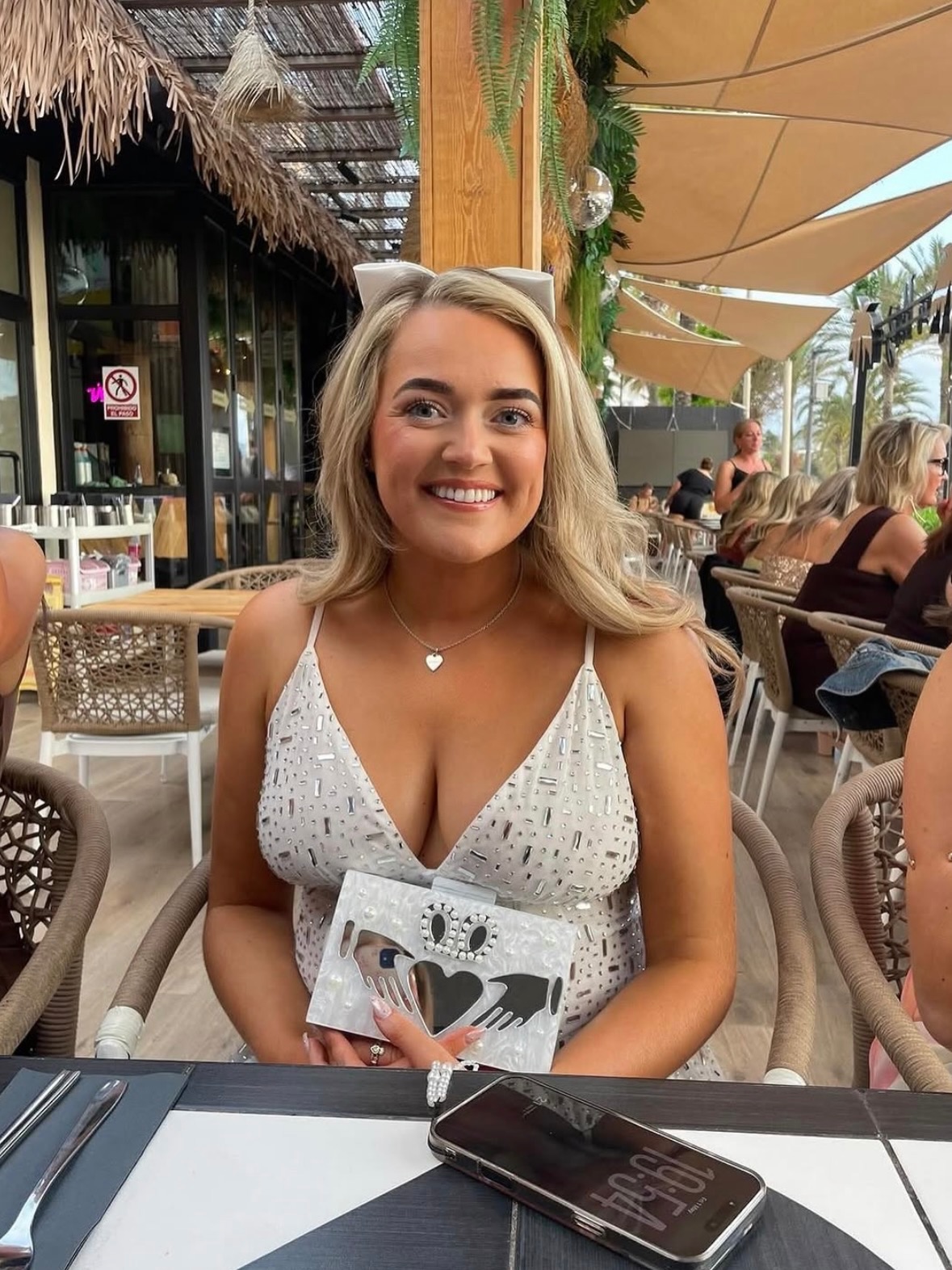 @niamhpeacock wearing the White Marble Claddagh Bag 🥹🪩🤍