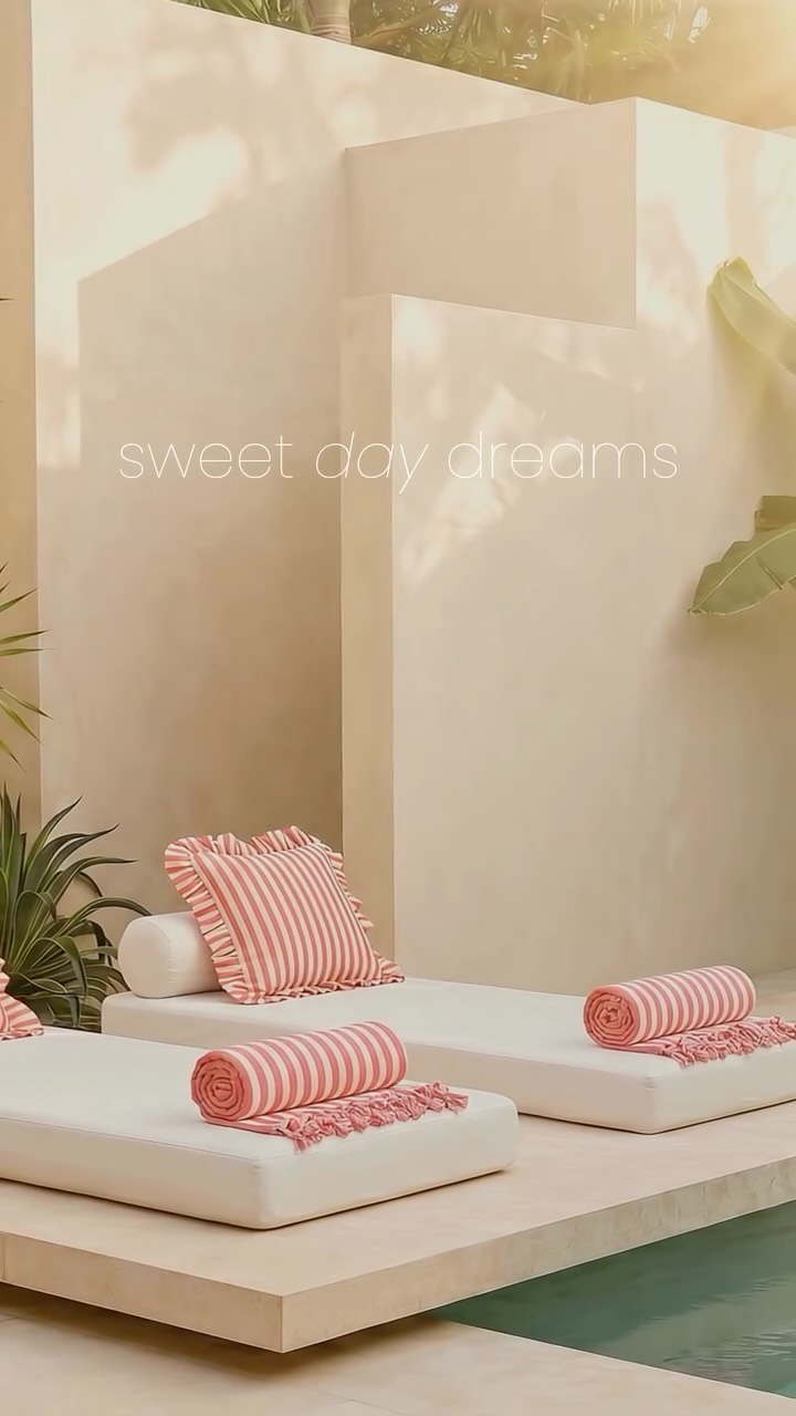 New Ruffle cushions and matching towels will be your nap time favorites!
#handwoventextiles #finegridhome #summerdecor #makeitslow #patiodecor