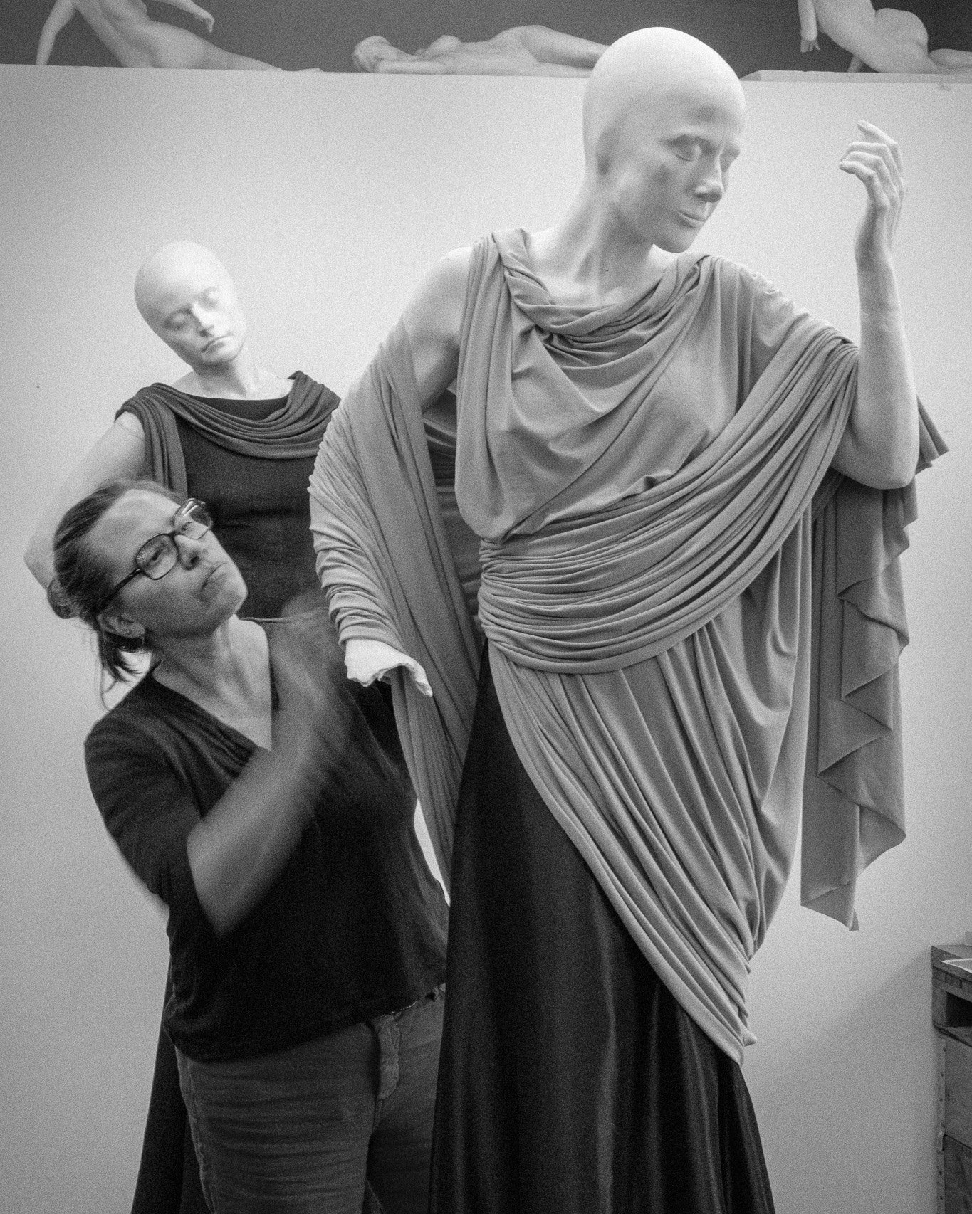 Karen LaMonte 🕊️
American artist Karen LaMonte is renowned for her ethereal dress sculptures, which explore the interplay of drapery, light and the absence of the female form. The hauntingly beautiful hollow garments with their delicate folds and precise details reveal both presence and mystery. Created in glass and metal, they capture fleeting moments of stillness while reflecting and refracting light, illuminating the space around them.
Learn more about these incredible works in our latest issue or through the link in bio. Karen LaMonte's work will be on display at @cheekwood through May 31. Learn more about the exhibit at cheekwood.org.