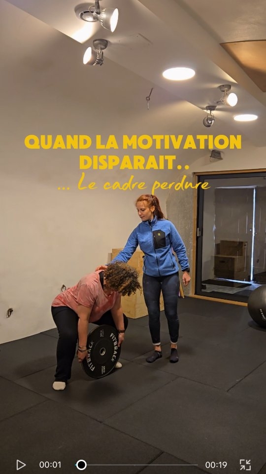 COACHING 2.0
Seul : on reporte, on hésite et on est perdu.
Accompagné : on avance, on délègue et on progresse.
Avoir un coach pour le sport ou la nutrition, ce n’est pas juste “faire du sport”.
C’est avoir un cadre. Une direction. Un regard extérieur.
Quelqu’un qui adapte, corrige, motive… et qui fait continuer même les jours où l’envie n’est pas là.
Parce que la motivation fluctue.
Mais une structure, un accompagnement et un engagement envers soi-même… ça change tout !
Le but n’est pas d’être parfait.
Le but, c’est d’être régulier. Et de ne plus avancer seul.
- Coaching individuel/duo en présentiel ou en visio.
- Suivi alimentaire (revoir les bases et comprendre son organisme pour mieux s'alimenter).