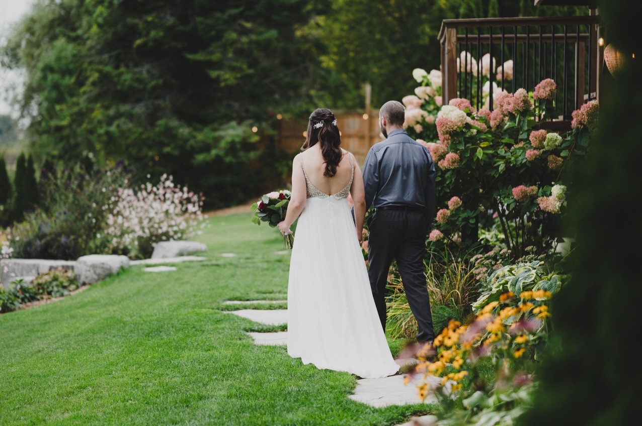 “Step into a quieter kind of magic. 🌿
⠀⠀⠀⠀⠀⠀⠀⠀⠀
At Carriage Lane, we’ve traded the ‘big production’ for the beauty of the present moment. With a private waterfront and space for just you and your 12 closest guests, your wedding day feels like a breath of fresh air...”
⠀⠀⠀⠀⠀⠀⠀⠀⠀
Photo by @every_angle
Flowers: @blushfloralbycarrieparkhurst
⠀⠀⠀⠀⠀⠀⠀⠀⠀
⠀⠀⠀⠀⠀⠀⠀⠀⠀
#privateestatewedding #smallweddings #intimatewedding #ontarioelopement #pecweddings pecelopements