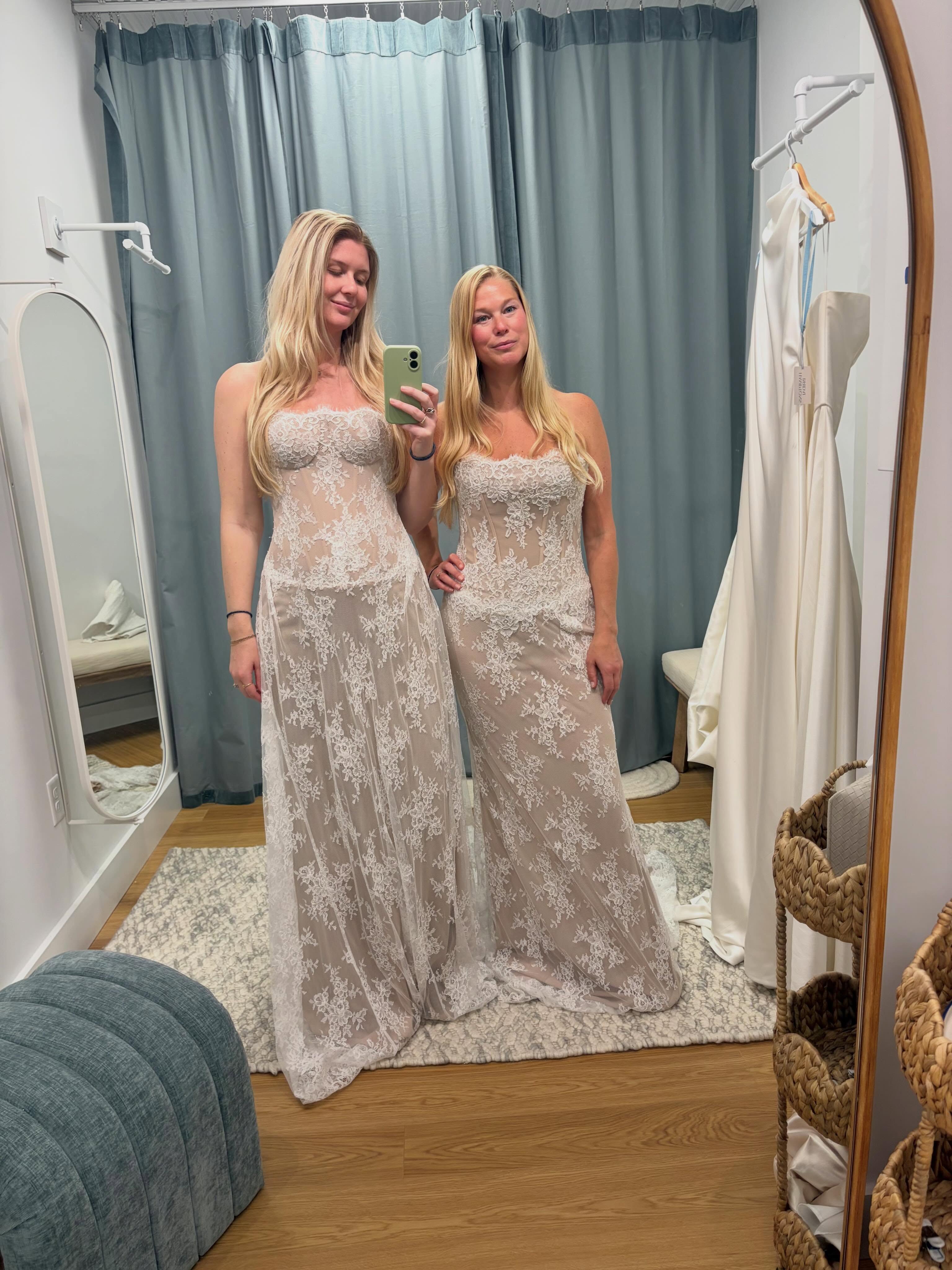 @kyhabride trunk show is hereeeee! âš
Come try on these beauties (and more!) this weekend only 5/15-5/17. Appointments are filling up and Saturday is completely booked đ„ł
Swipe to the end to see our little intern who helped us unbox these dresses (and told us to use this Rihanna song) đ€