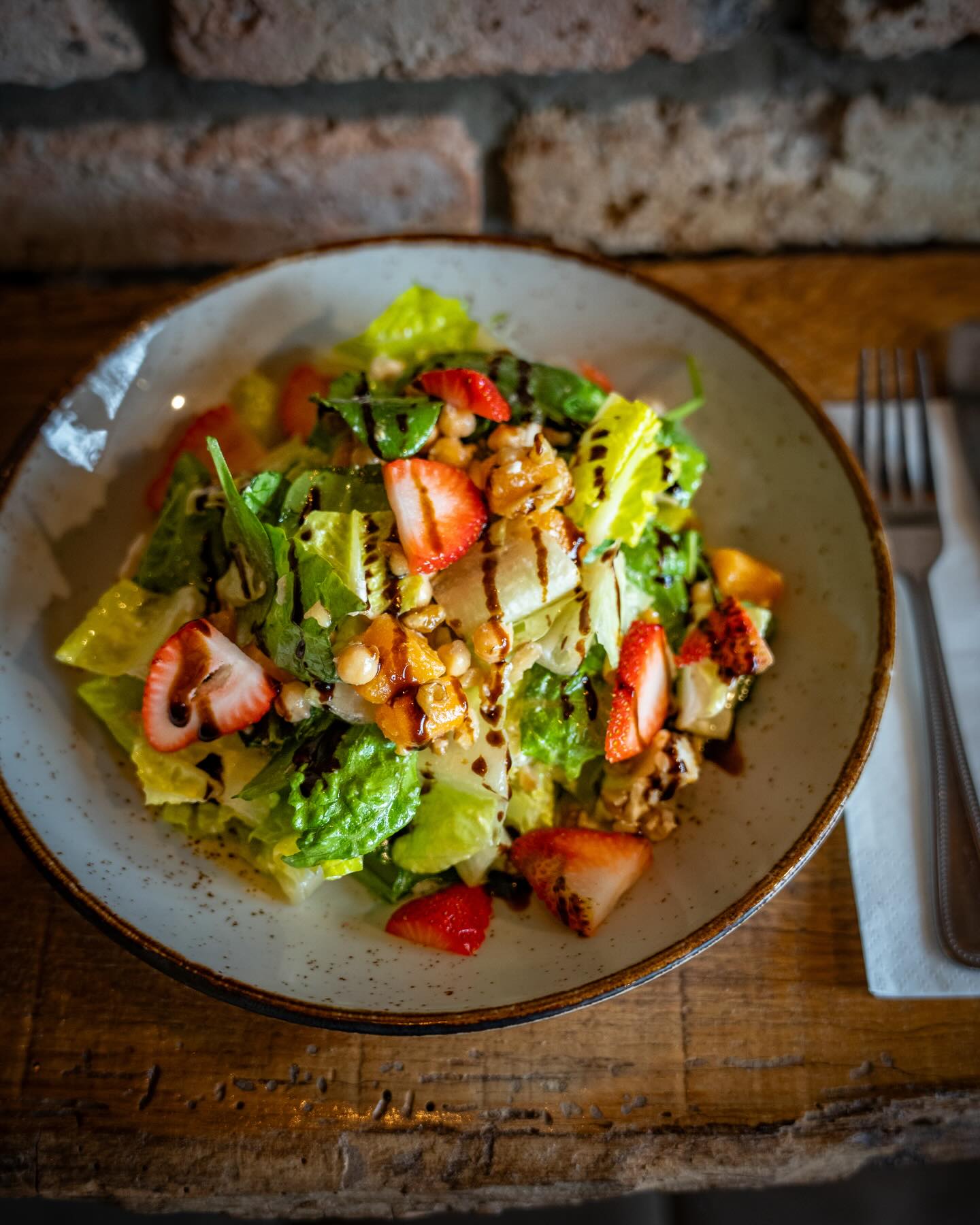 Fresh, colourful, and made for sunny days 🥗☀️ Our summer mood is already on the table, and we’re preparing something special for this season. Follow us for more updates coming soon.
#CaponesGalway #SummerVibes #FreshFlavours #SaladSeason #followforupdates