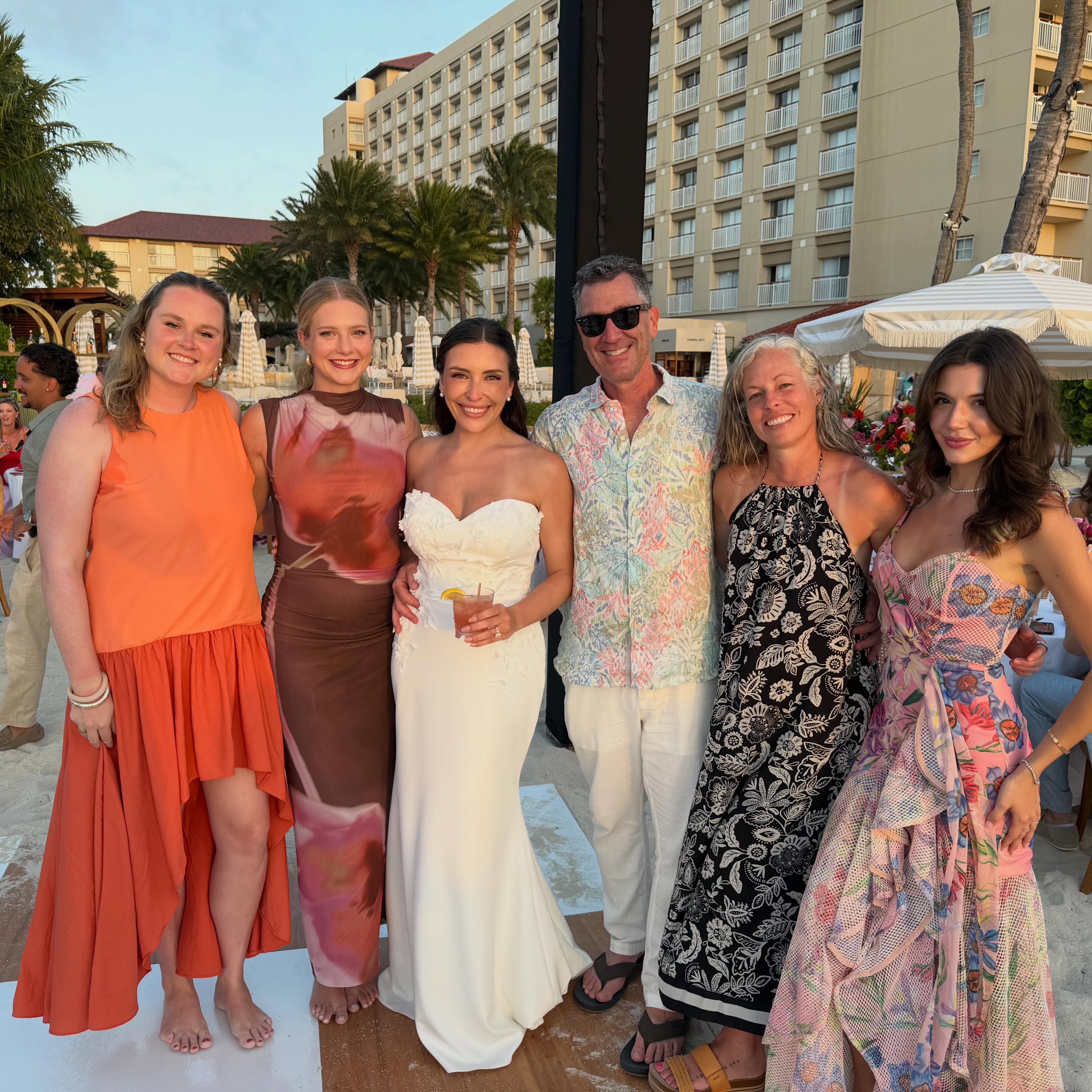 Members of the IRVB 2015 squad had a mini-reunion to celebrate the wedding of former Nighthawk setter Kayley Mohr. Congratulations to Kay and Austin!