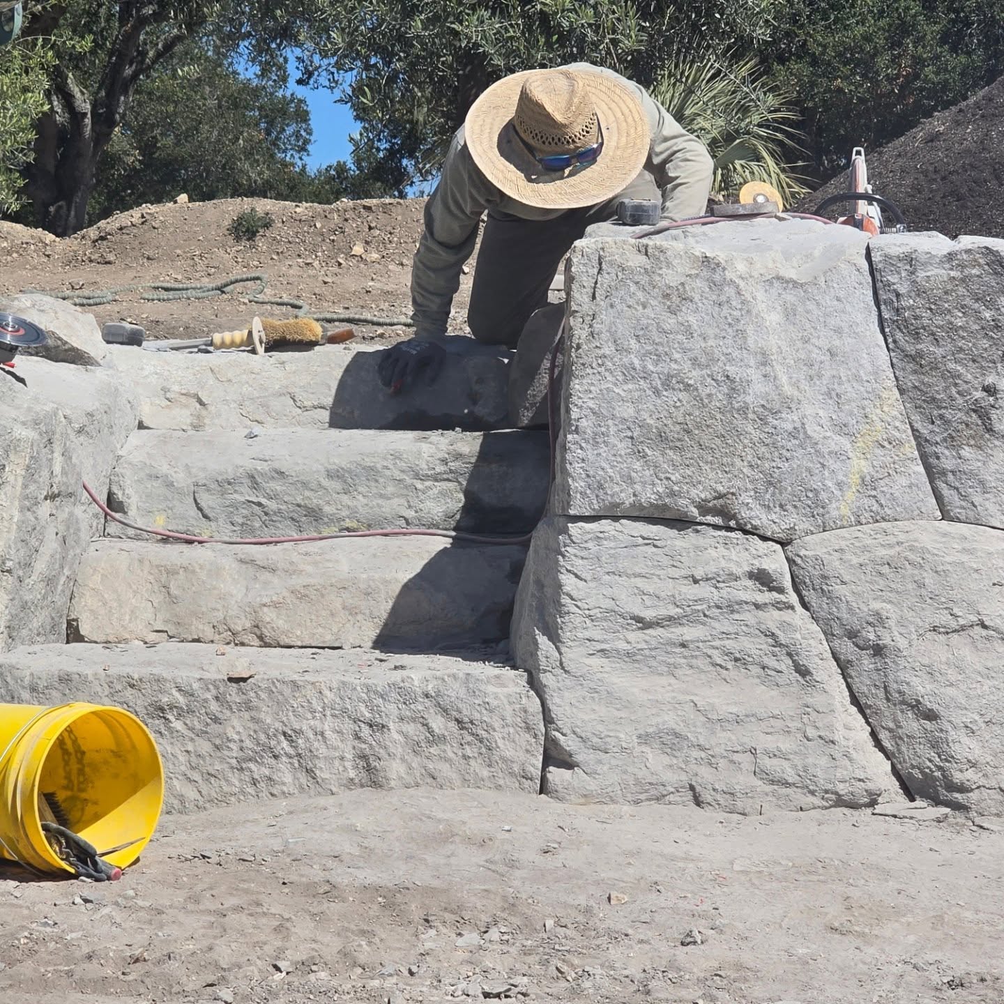 Work in progress - Our amazing team is blowing minds and exceeding expectations.
#CarmelValley
#Landscaping
#CarmelPointLandscapes
#localmaterials
#drystack