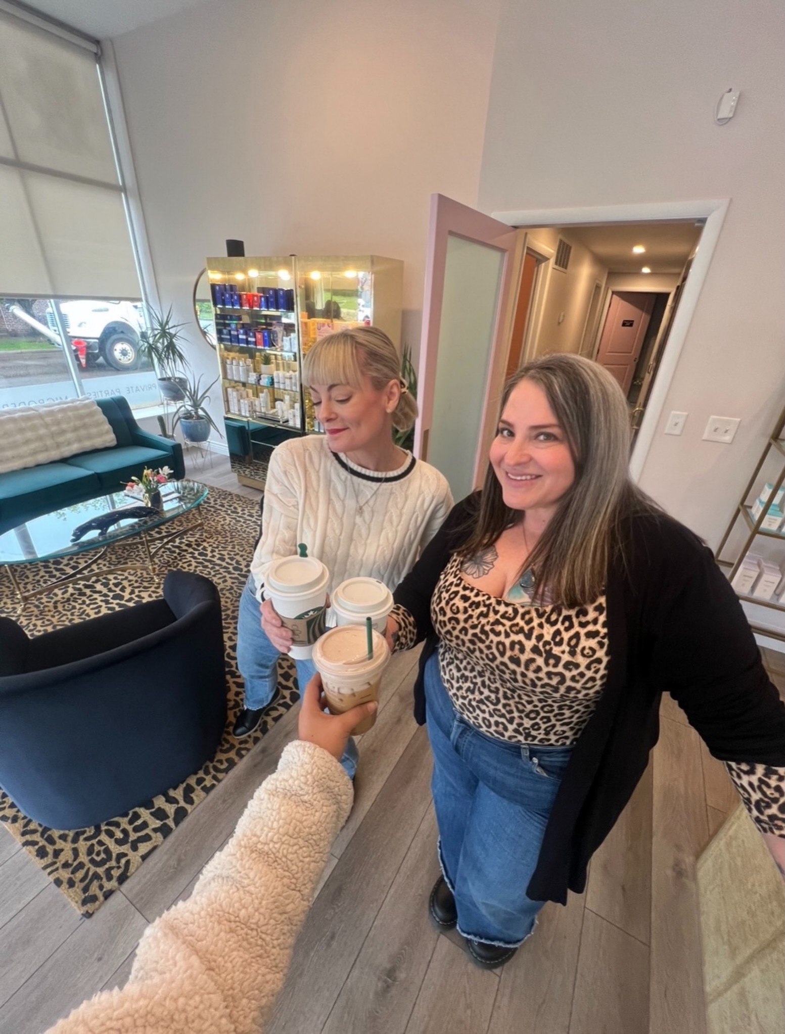 Some starbucks for the girls to keep the good vibe goin on this cloudy day
Truly a perfect day for a facial 🌦️
#denvermedspa #facial #esthetician #estheticianlife #medspalife