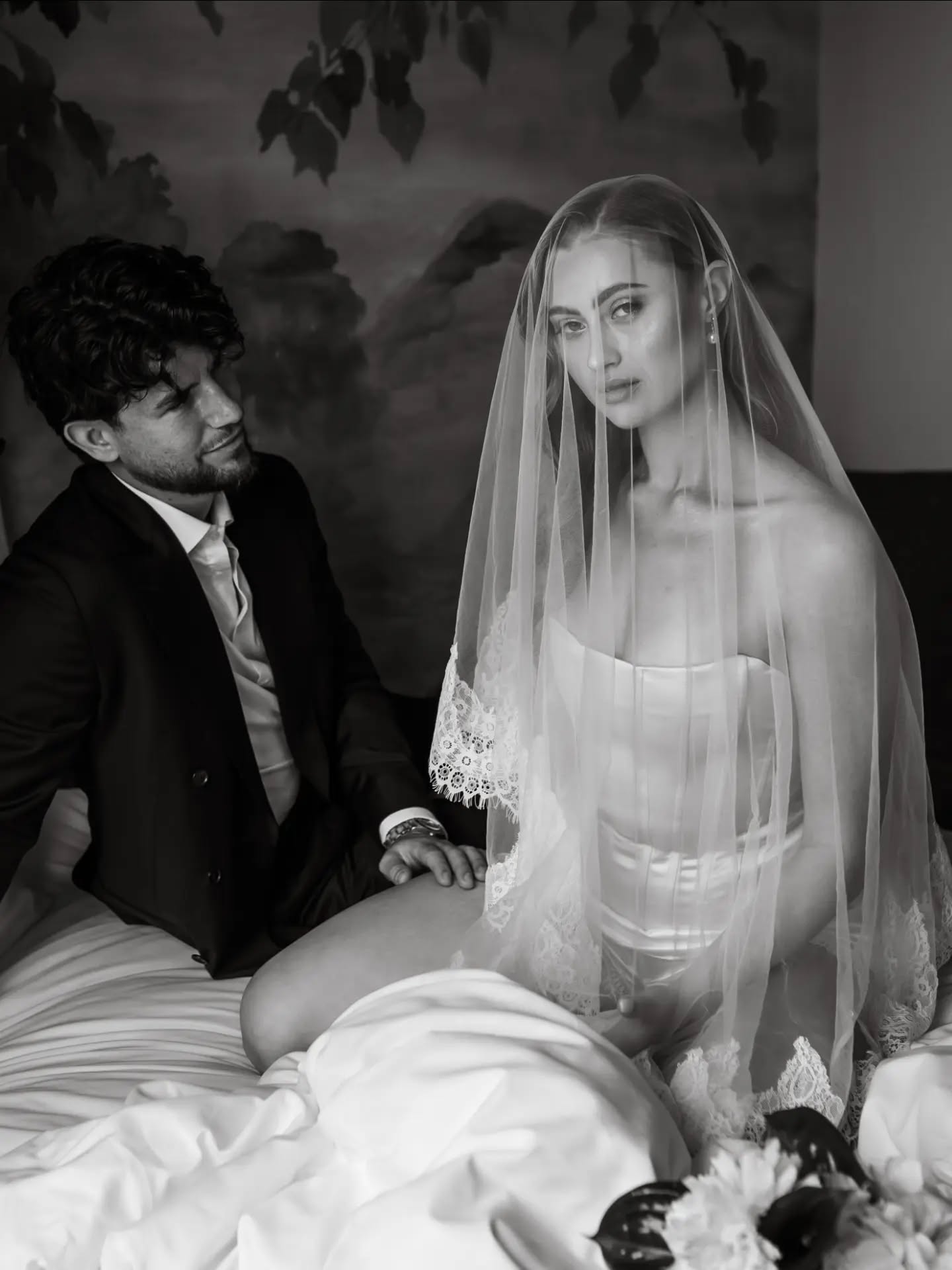 Before the wedding season starts...
Grateful to work alongside a team that creates with so much intention, artistry and trust — and even more grateful to be the one trusted to preserve it all through my lens. The perfect prelude to 2026 wedding season. ♡
A world of French-inspired opulence, delicate textures, flickering candlelight and timeless romance.
More from this editorial soon. ✨
Wedding planner @v_pro_wedding
Concept, styling & decor @edenwedding_
Photo @fotografjohannaellen / @johannaellen.weddings
Venue @villalovik
Florist @inness_juanro
Makeup and hairstylist @angelika_dyagel
Wedding dress @abbywaitsofficial
Jewelry @elegancify.se
Stationery @lettersbysofie_wedding
Wedding cake @idaandthecakes
Models @lunalindegren @borispantaleev
